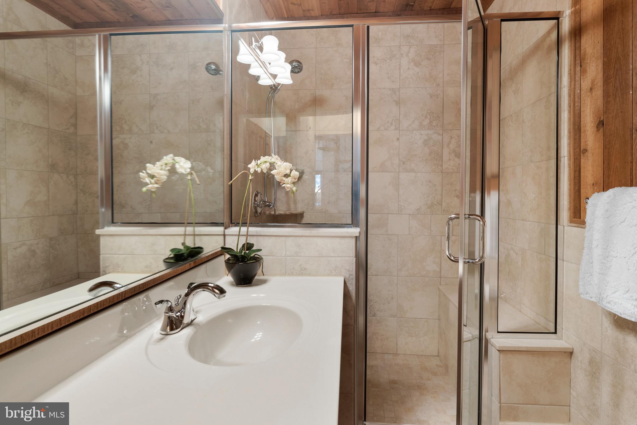 GIBSON ISLAND - Residential