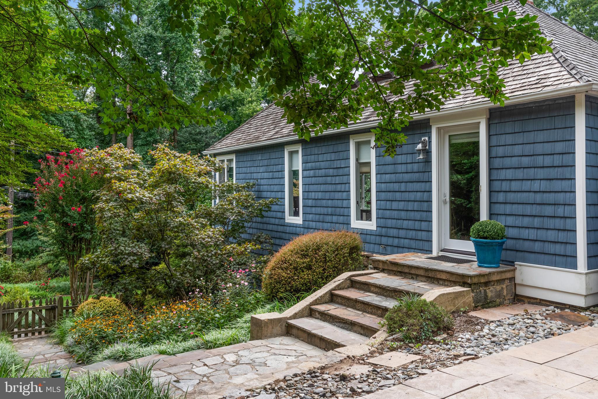 GIBSON ISLAND - Residential