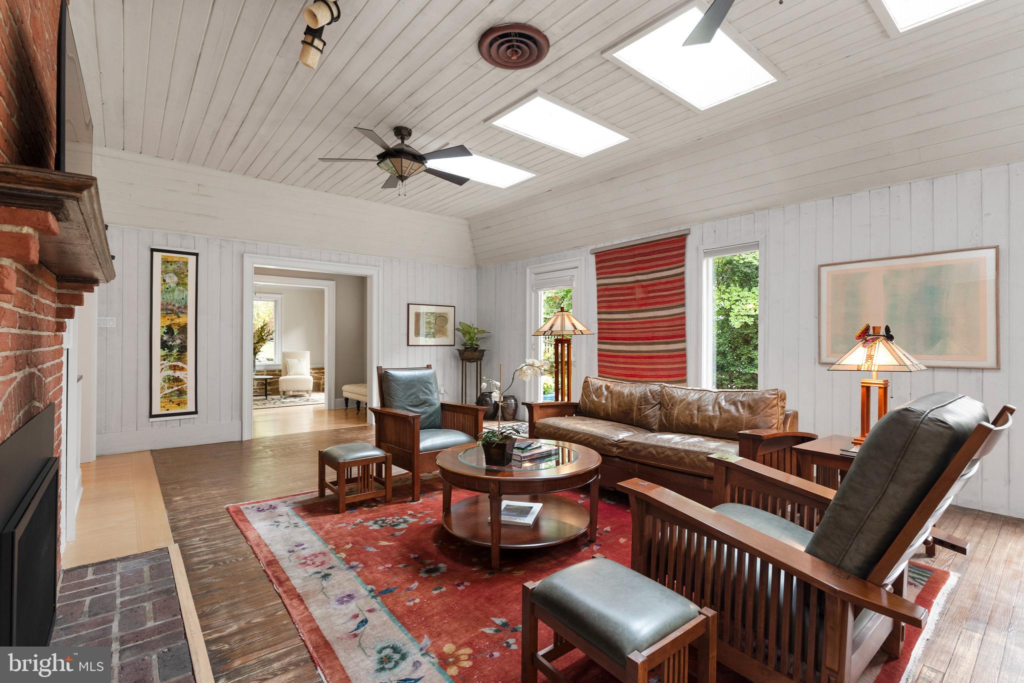 GIBSON ISLAND - Residential