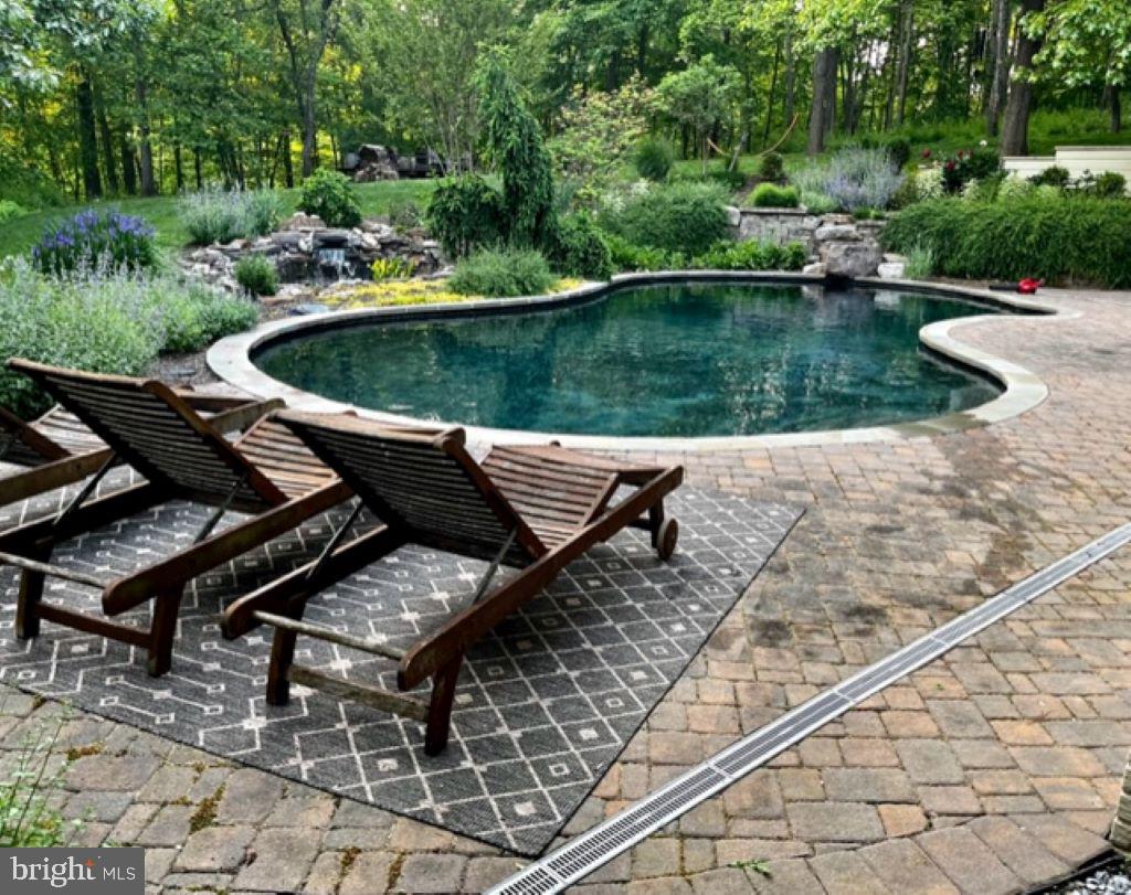 LAKE FOREST - Residential