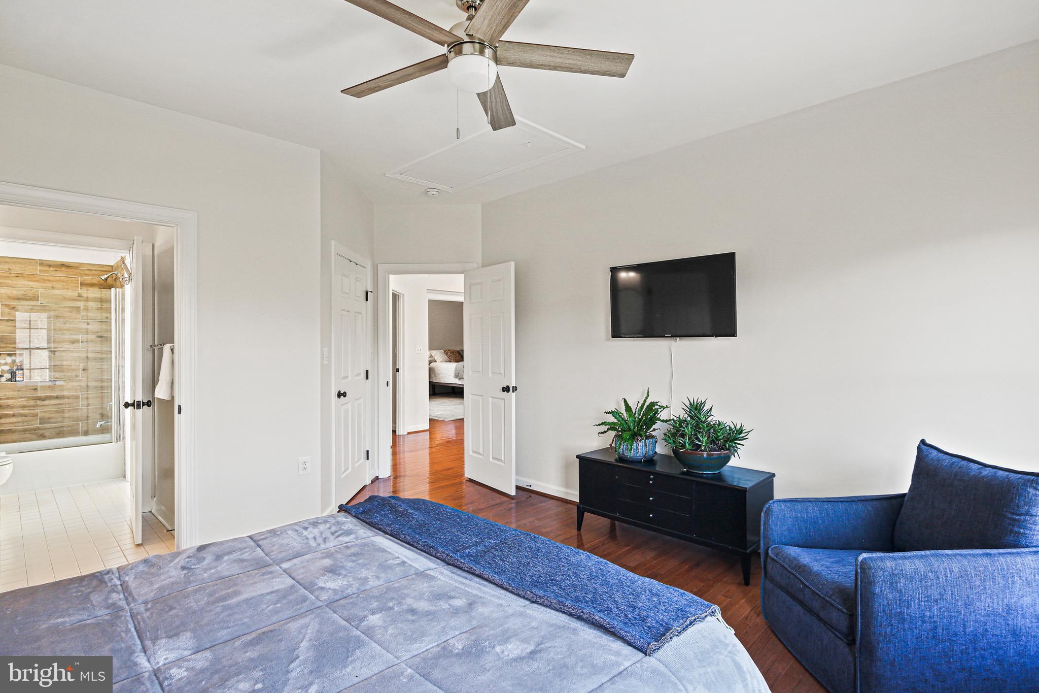 LAKE FOREST - Residential