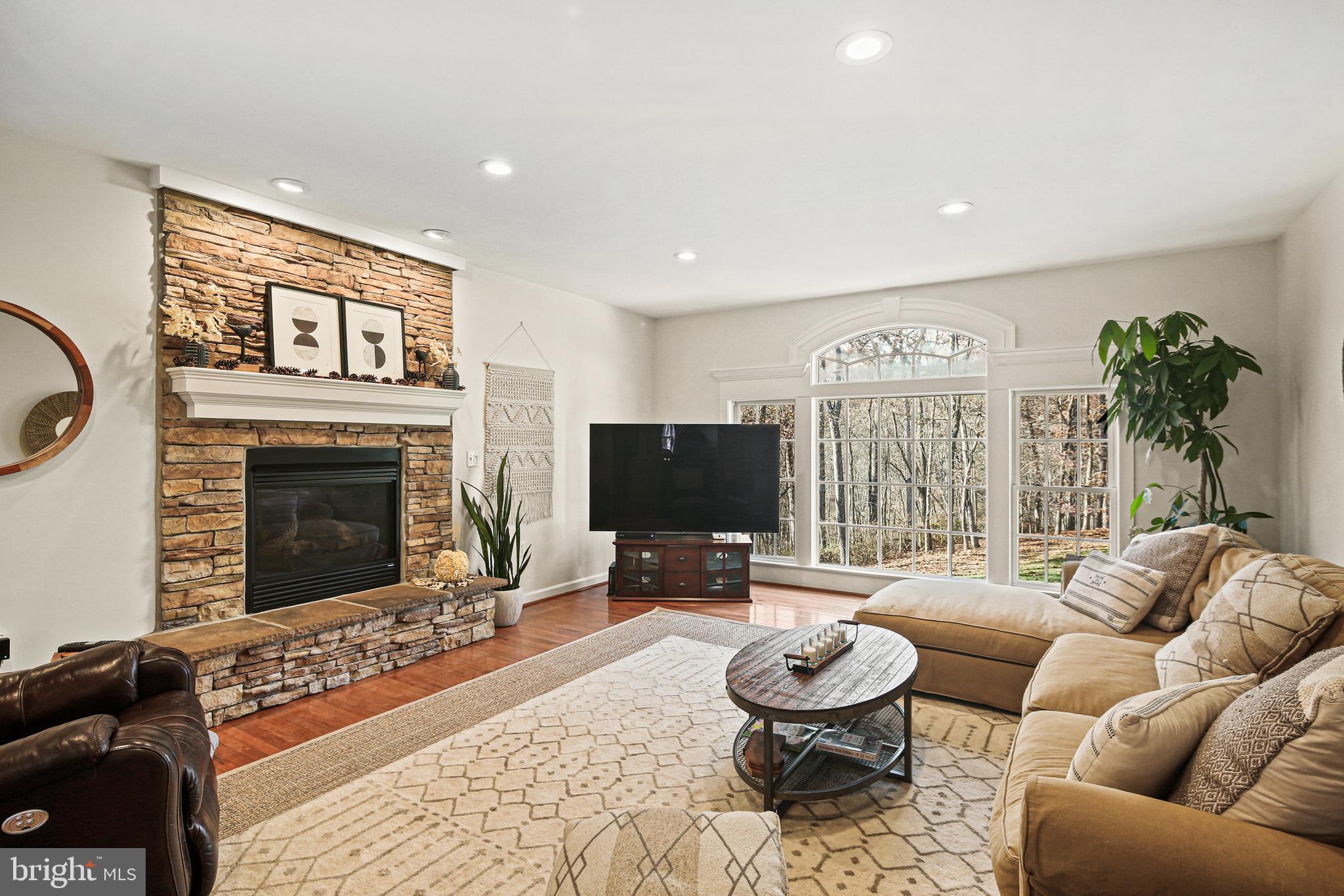 LAKE FOREST - Residential