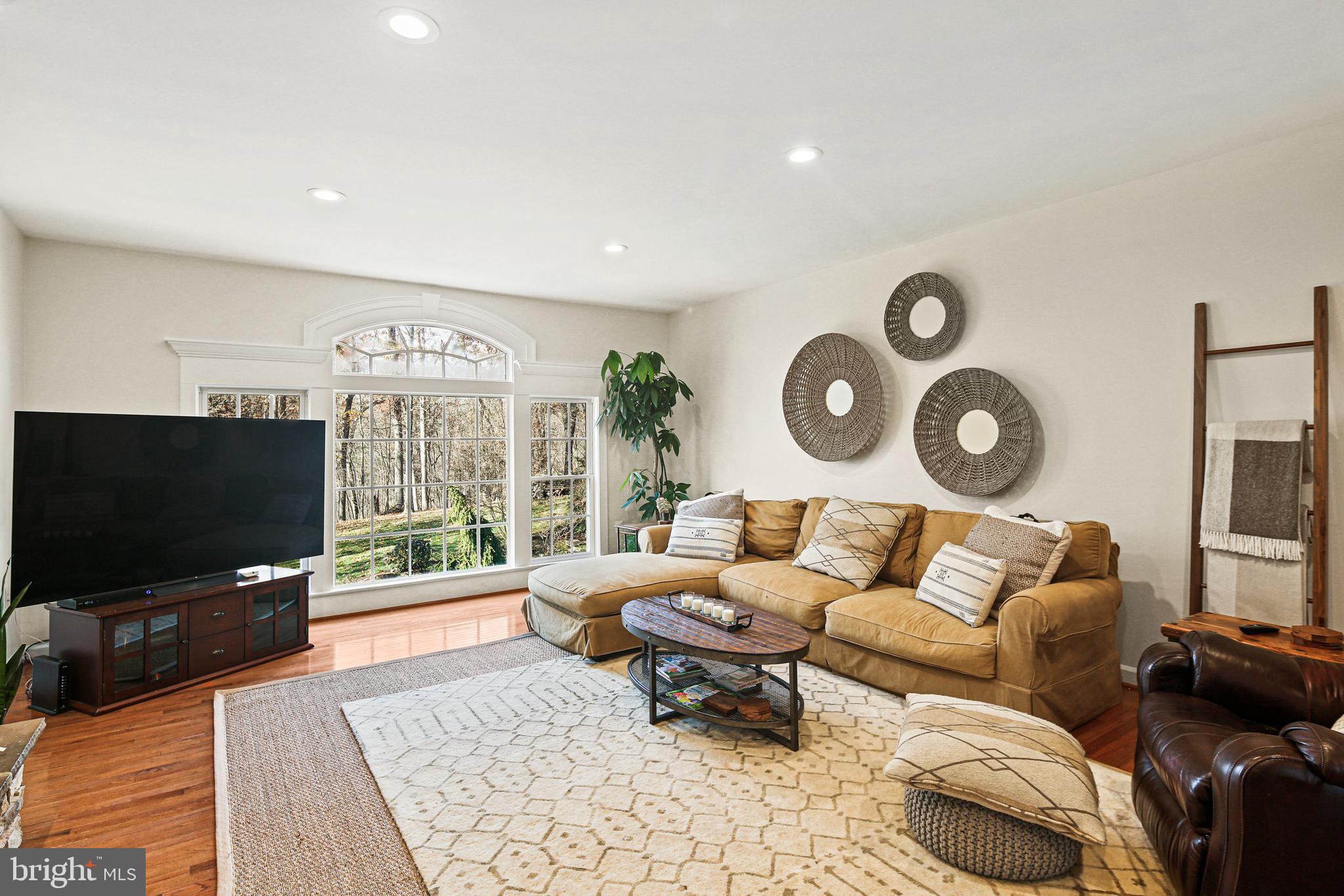 LAKE FOREST - Residential