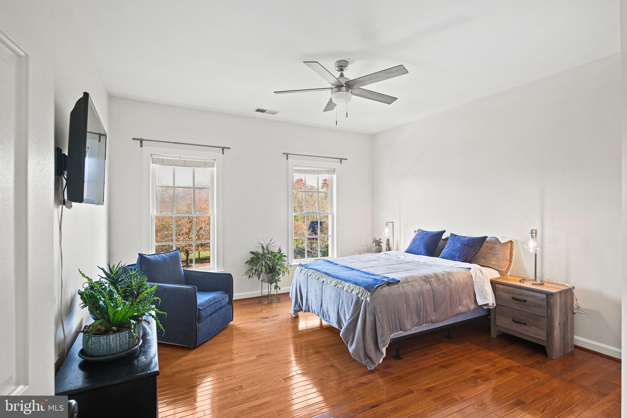 LAKE FOREST - Residential