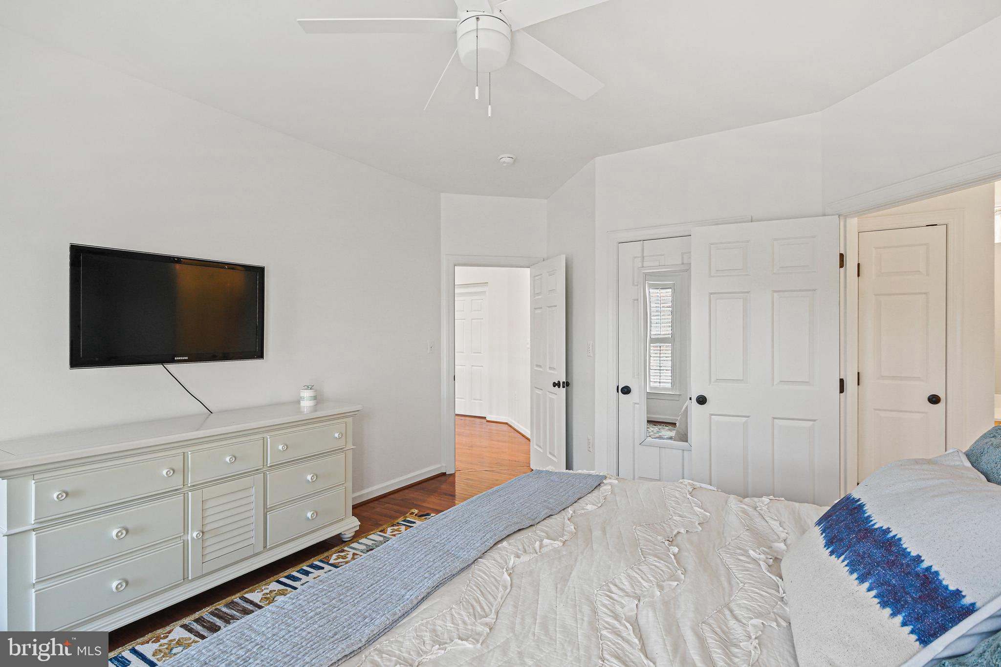 LAKE FOREST - Residential