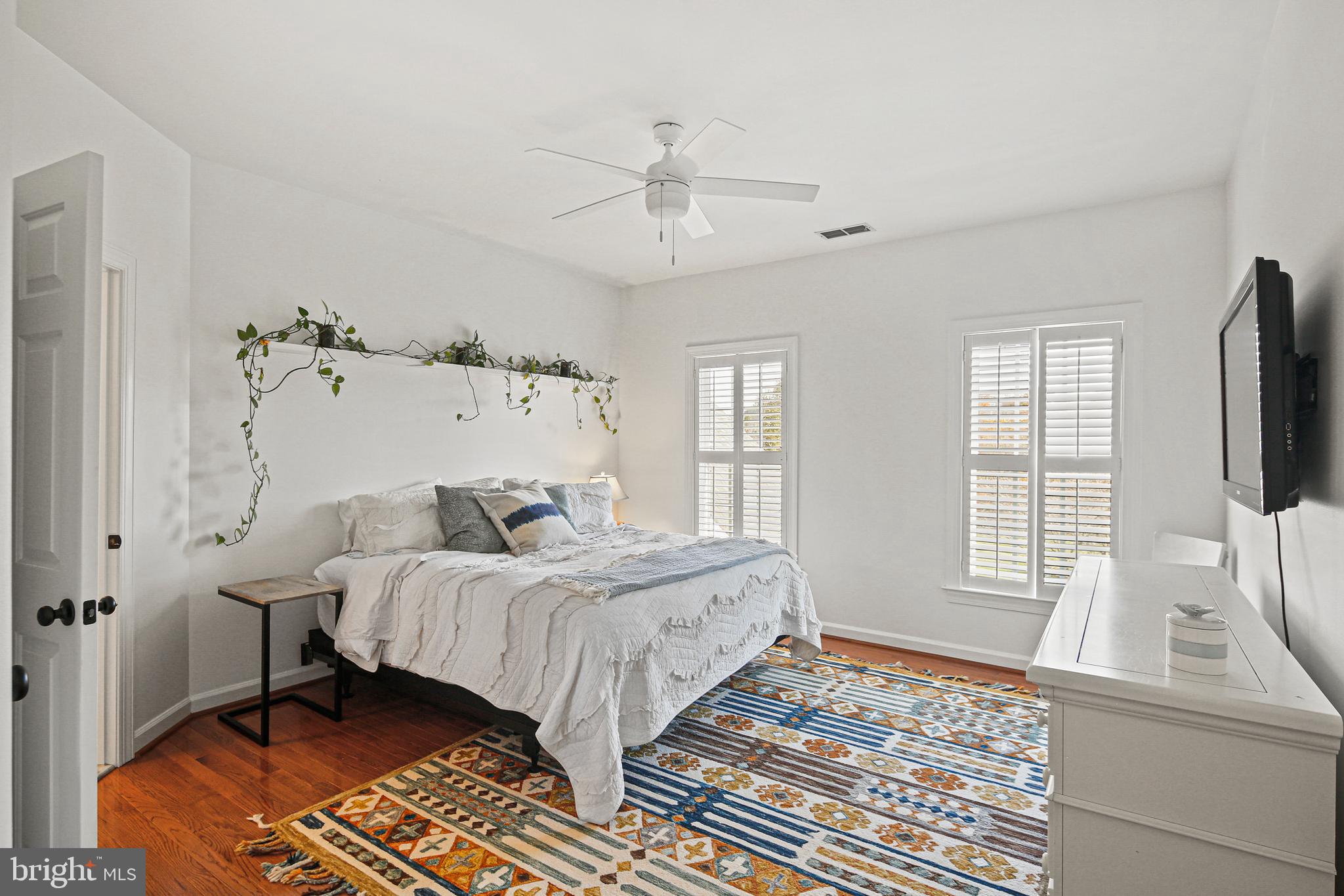 LAKE FOREST - Residential