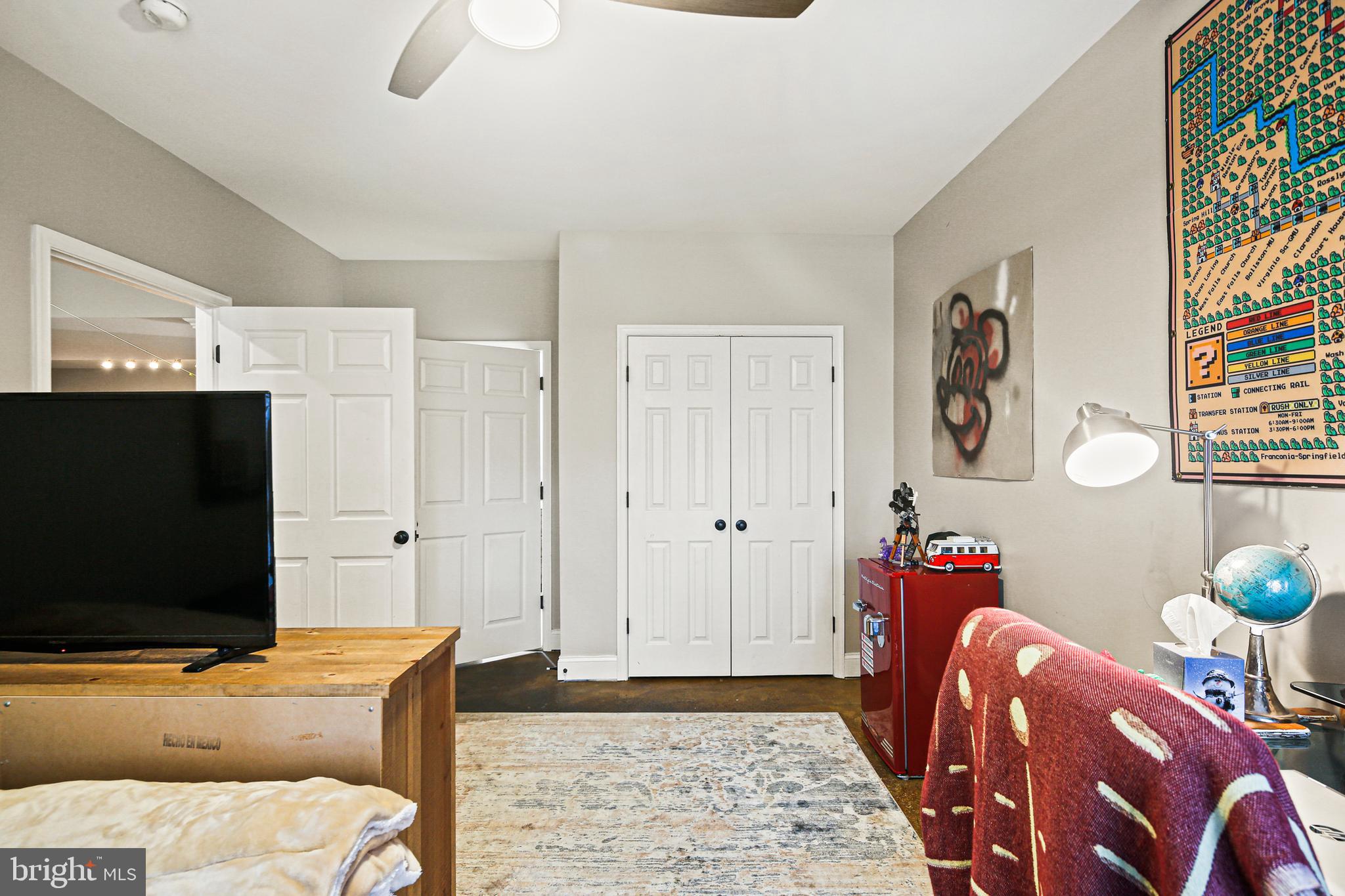 LAKE FOREST - Residential