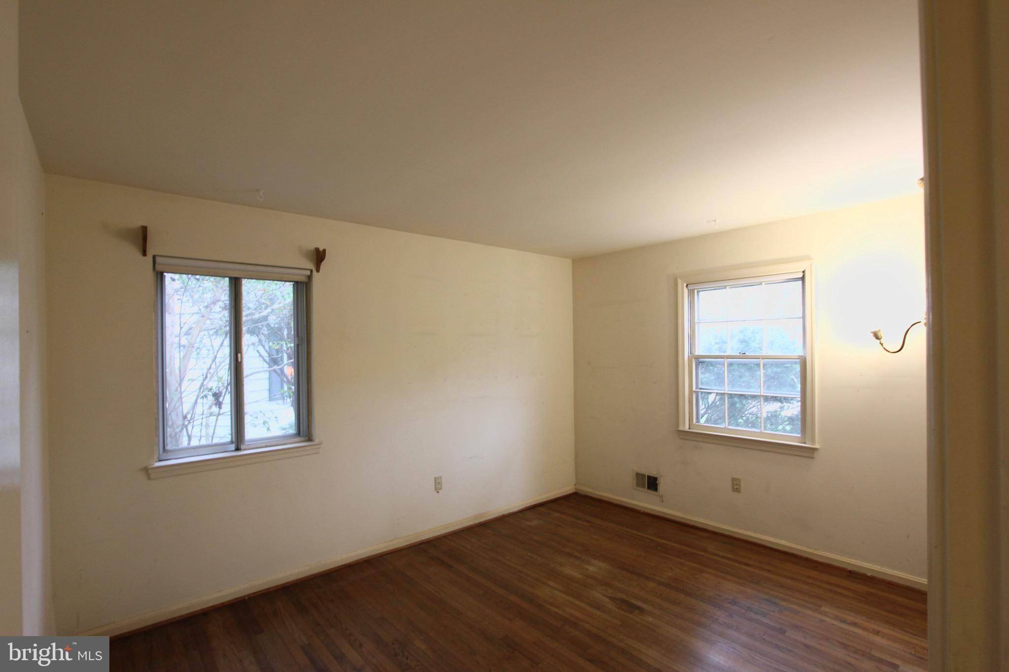 STONEYBROOKE - Residential