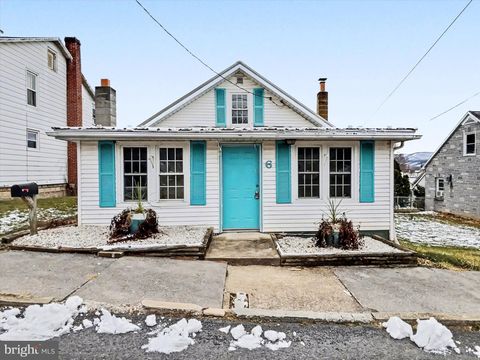 6 OAKLAND AVENUE LEWISTOWN PA 17044