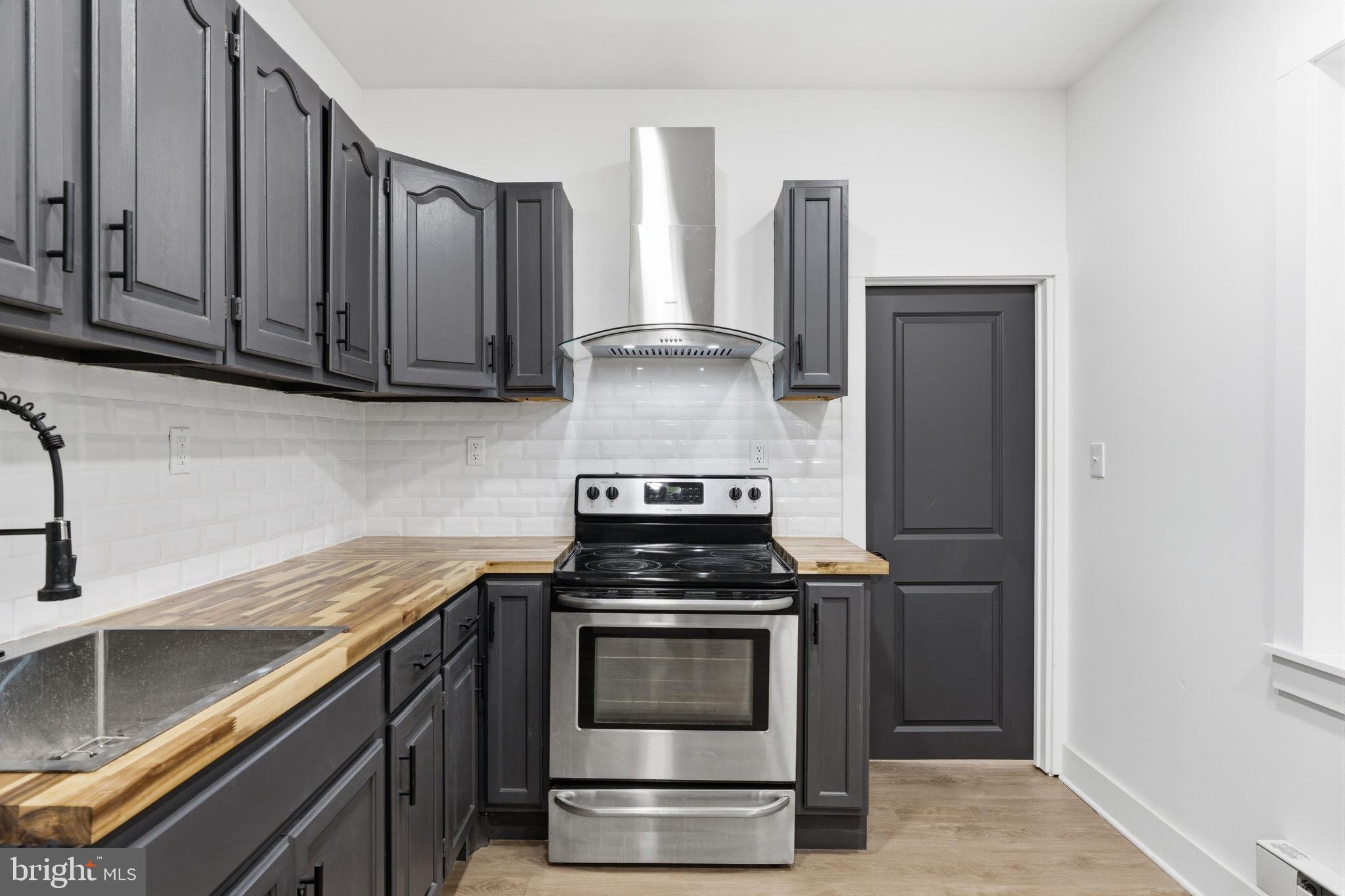 KENSINGTON - Residential