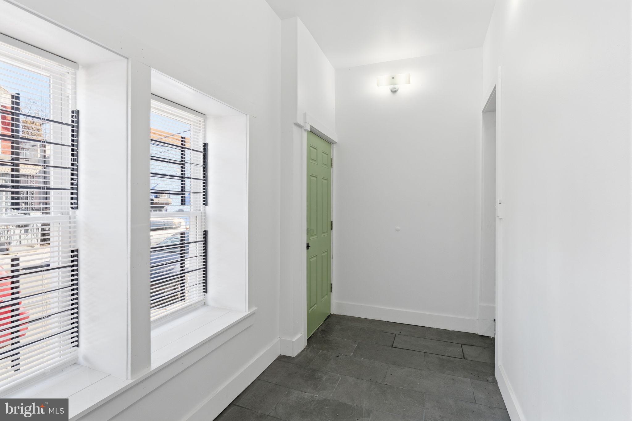 KENSINGTON - Residential