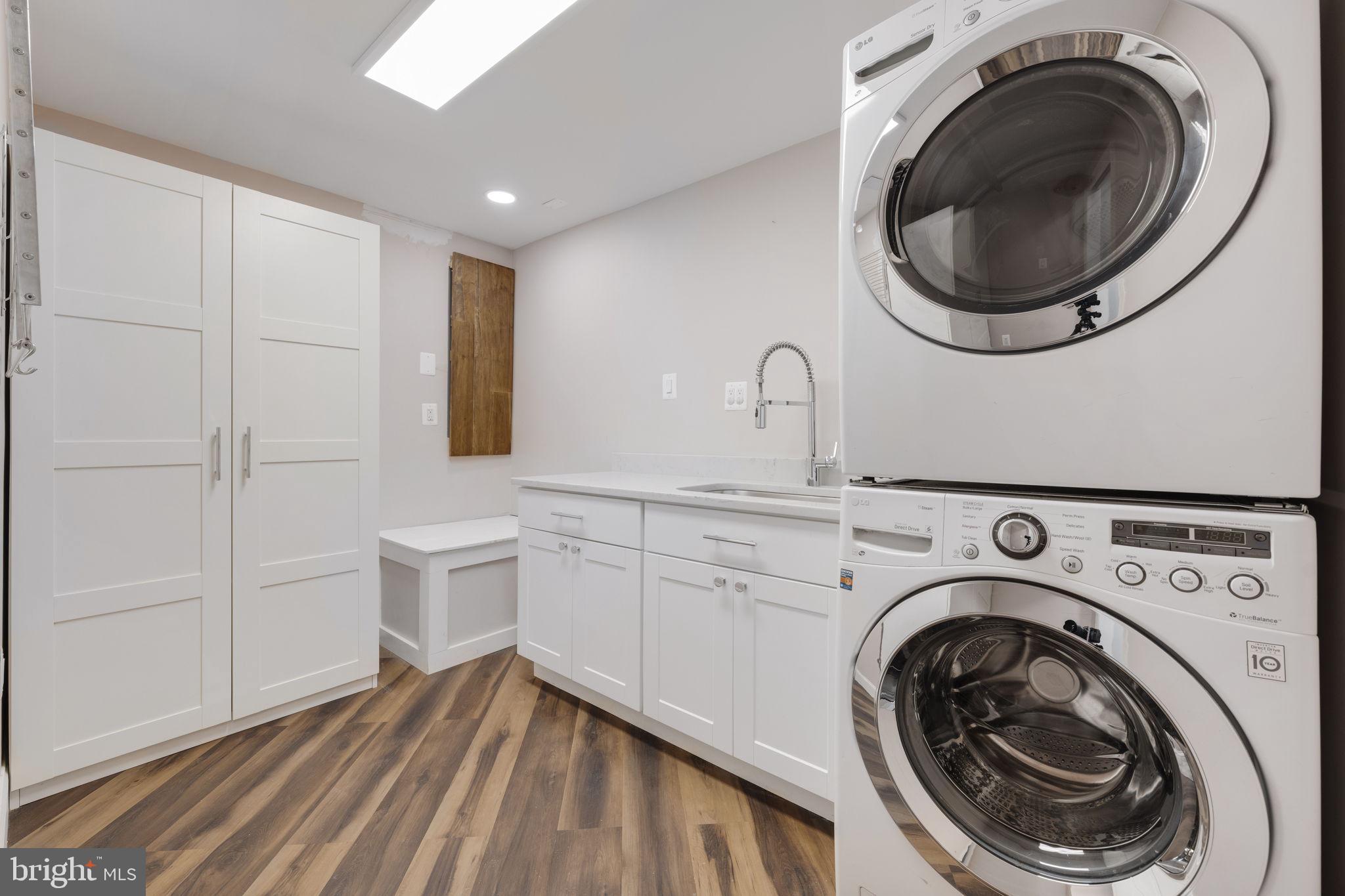 WINDSOR PARK - Residential