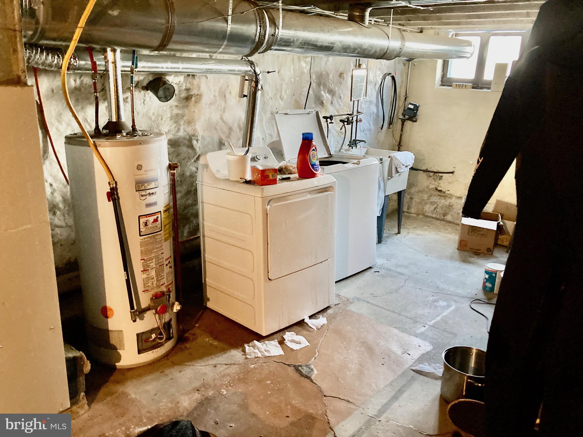 PHILADELPHIA (SOUTH) - Residential Lease