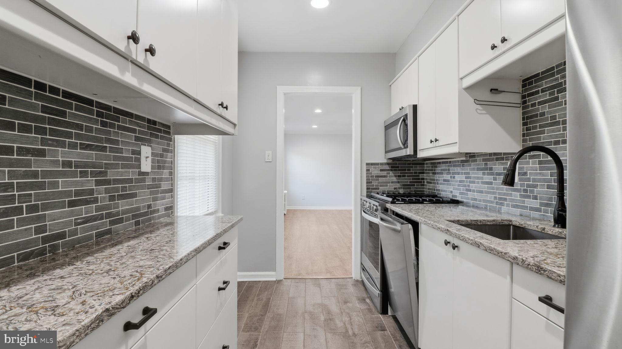 FREDERICK COURTS - Residential Lease