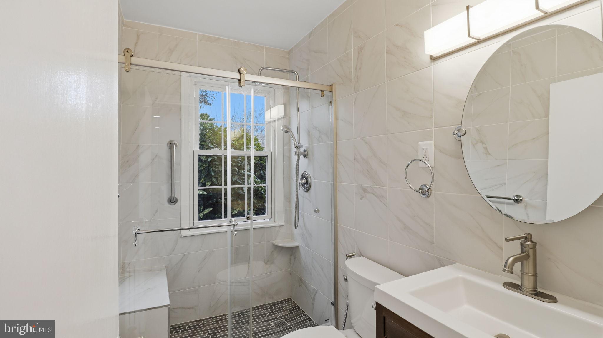 FREDERICK COURTS - Residential Lease