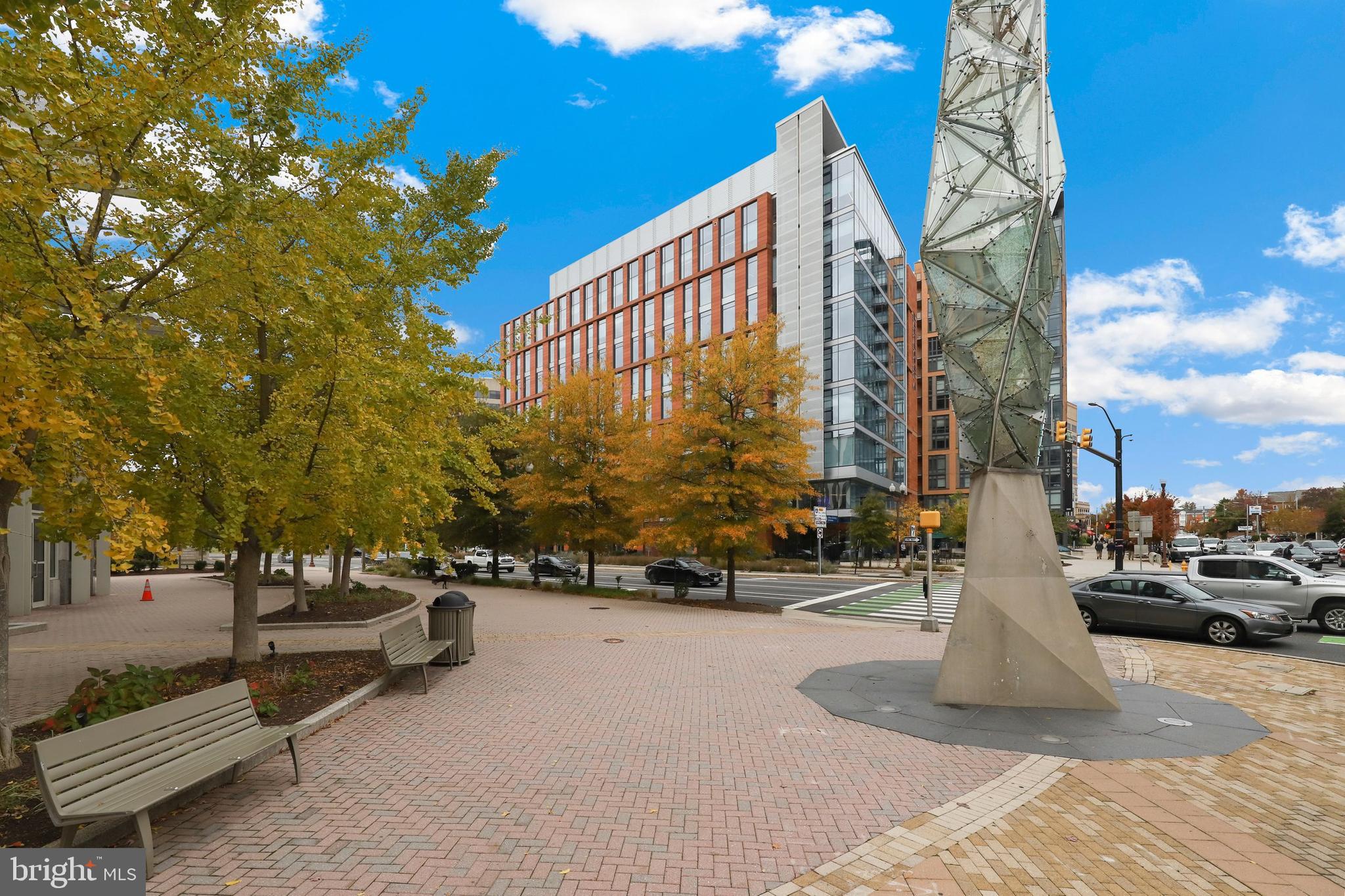 ARLINGTON OAKS - Residential Lease