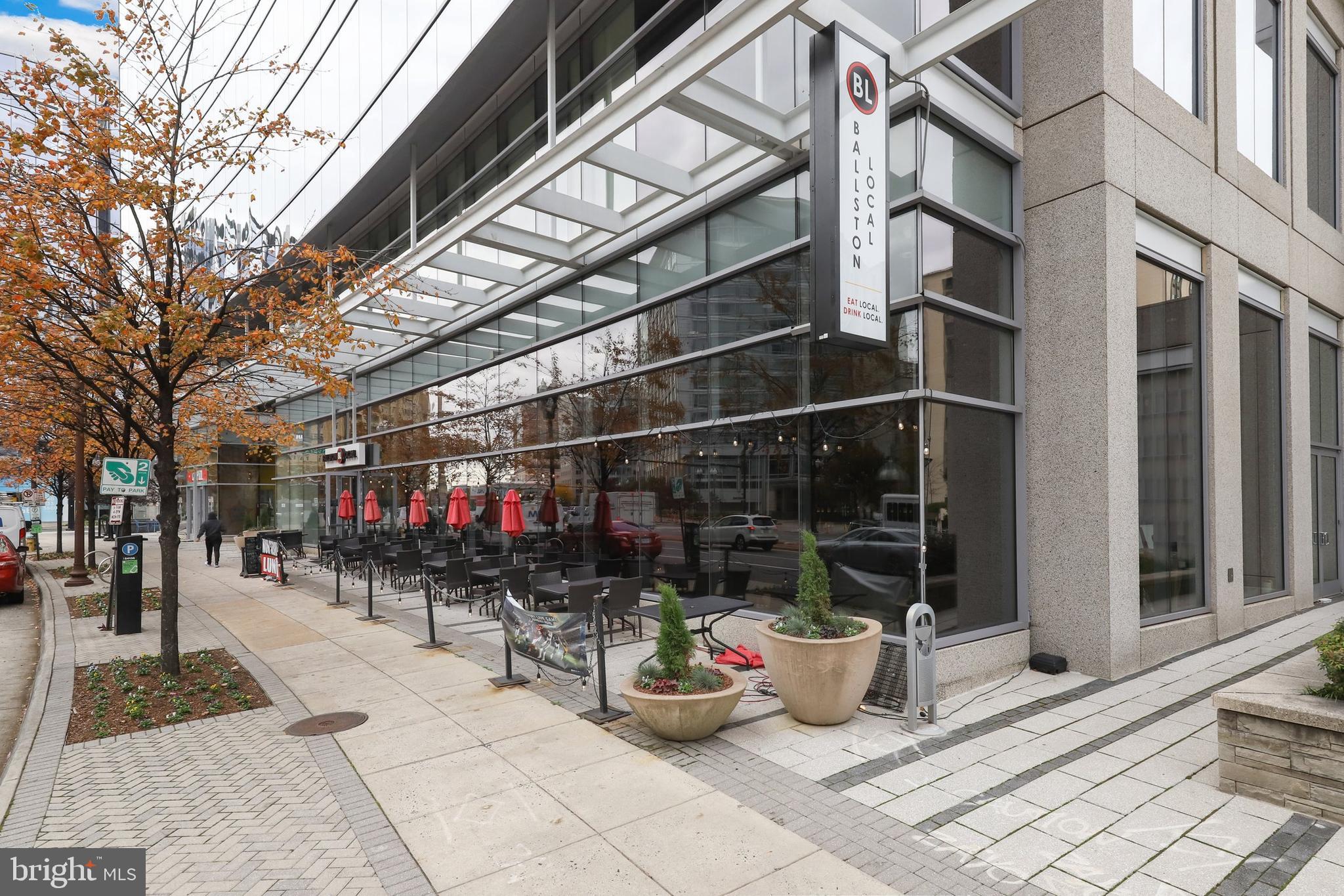 ARLINGTON OAKS - Residential Lease