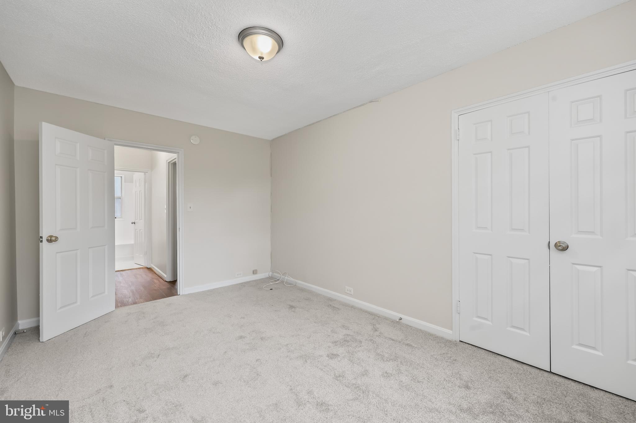 ARLINGTON OAKS - Residential Lease