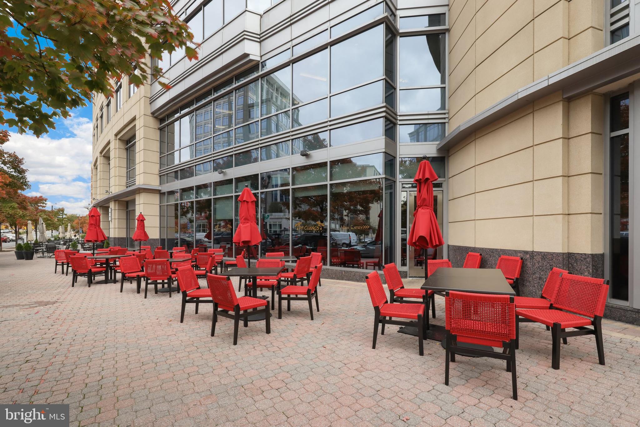 ARLINGTON OAKS - Residential Lease