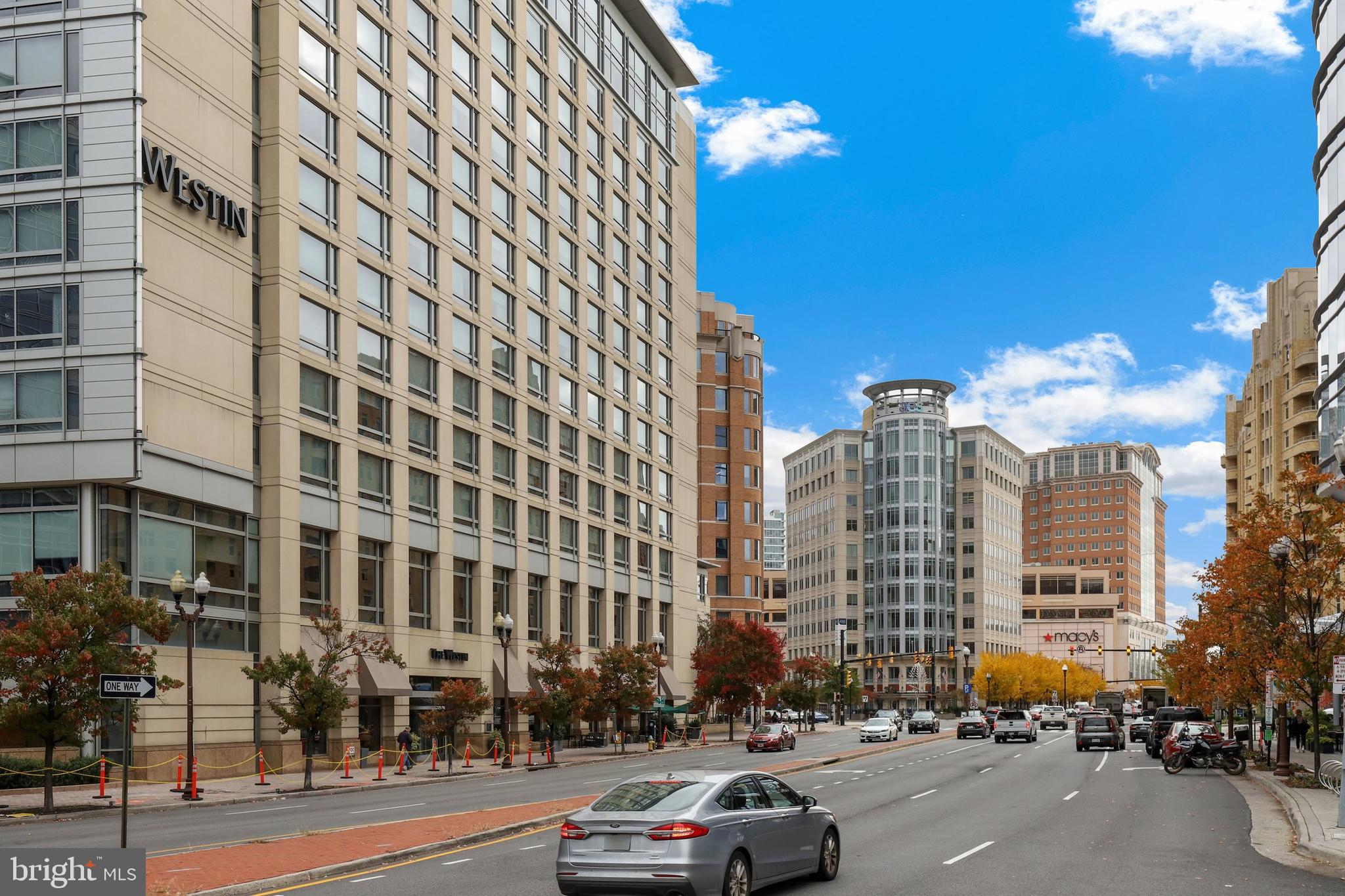 ARLINGTON OAKS - Residential Lease