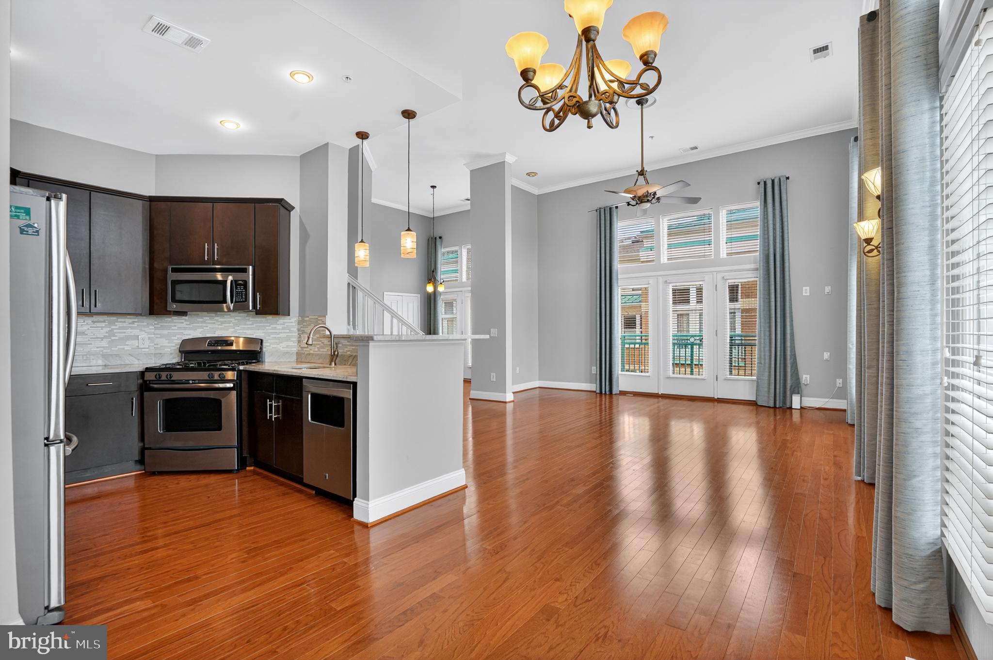 SAVOY AT RESTON TOWN CENTER - Residential