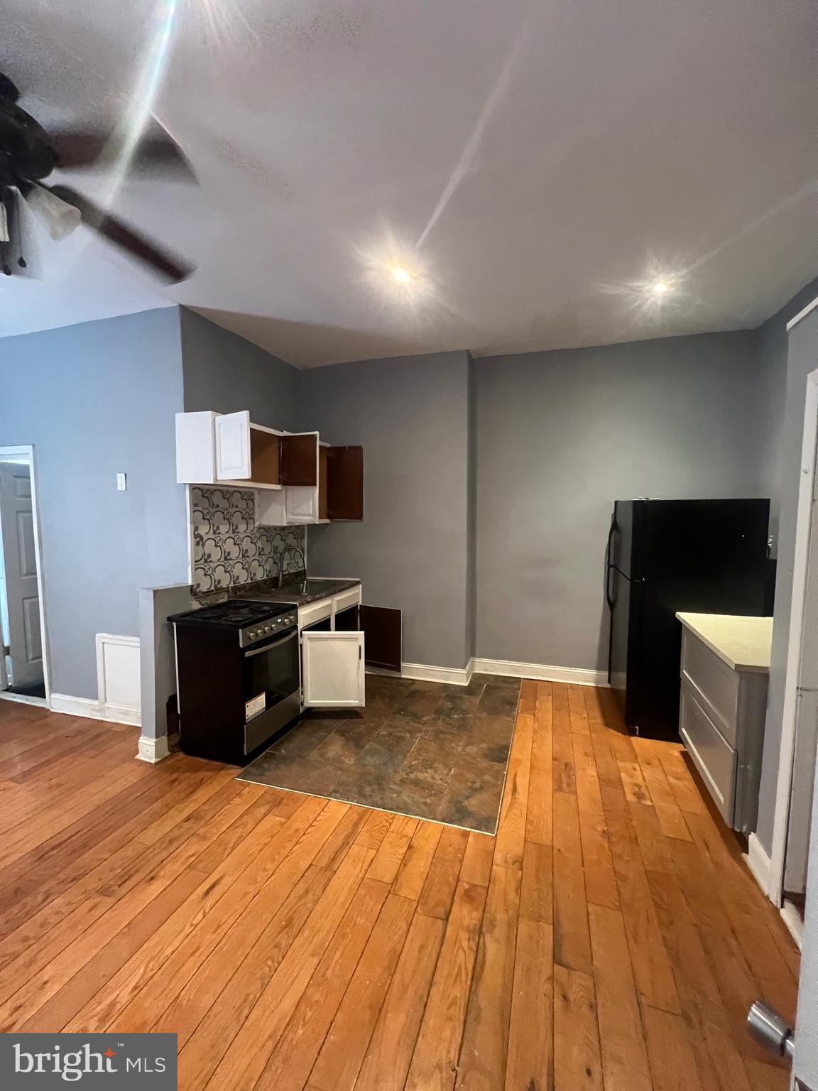 This is an excellent opportunity to enhance your investment portfolio. The property features two one-bedroom apartments and four efficiency units, with four out of the six currently leased. Additionally, the back portion of the property is leased to a towing company for $375 per month. Please note that the building is not legally zoned, so the new owner will need to secure a variance for the property.