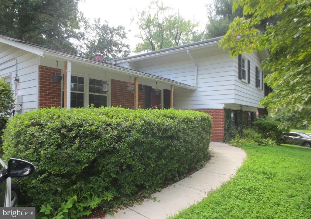 Photo of 3214 Fair Woods Parkway, FAIRFAX, VA 22030 (MLS # VAFC2007260)