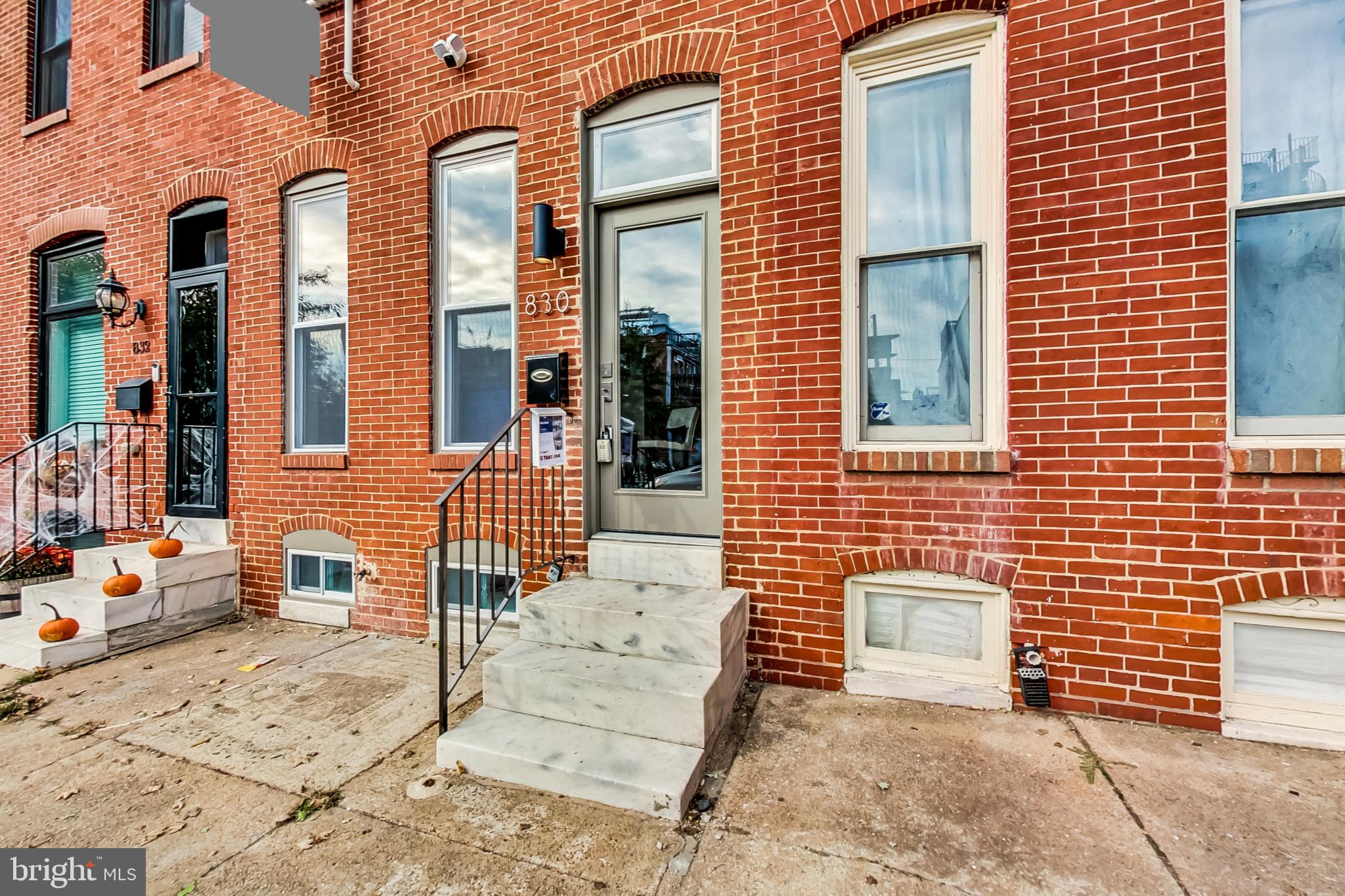 830 S EAST AVENUE