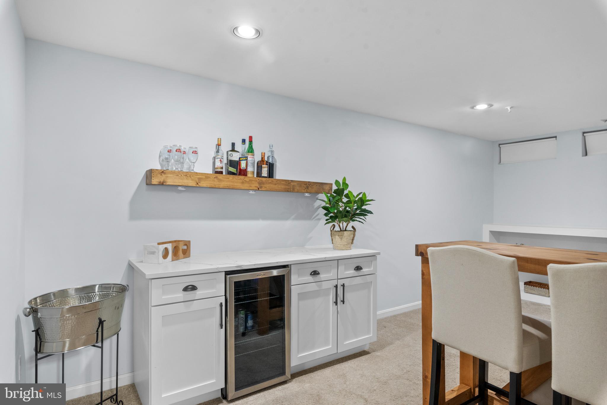 WINDGATE CONDO - Residential