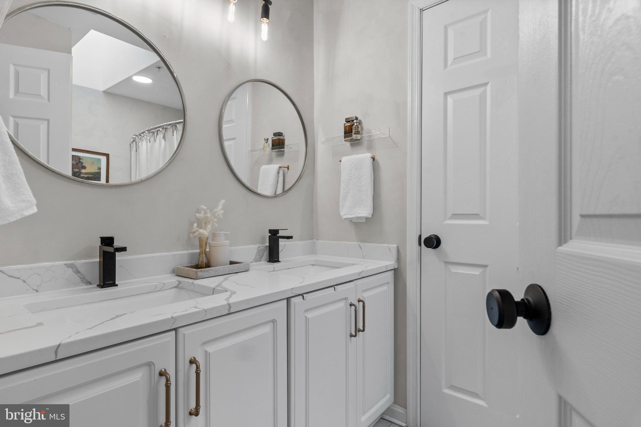 WINDGATE CONDO - Residential