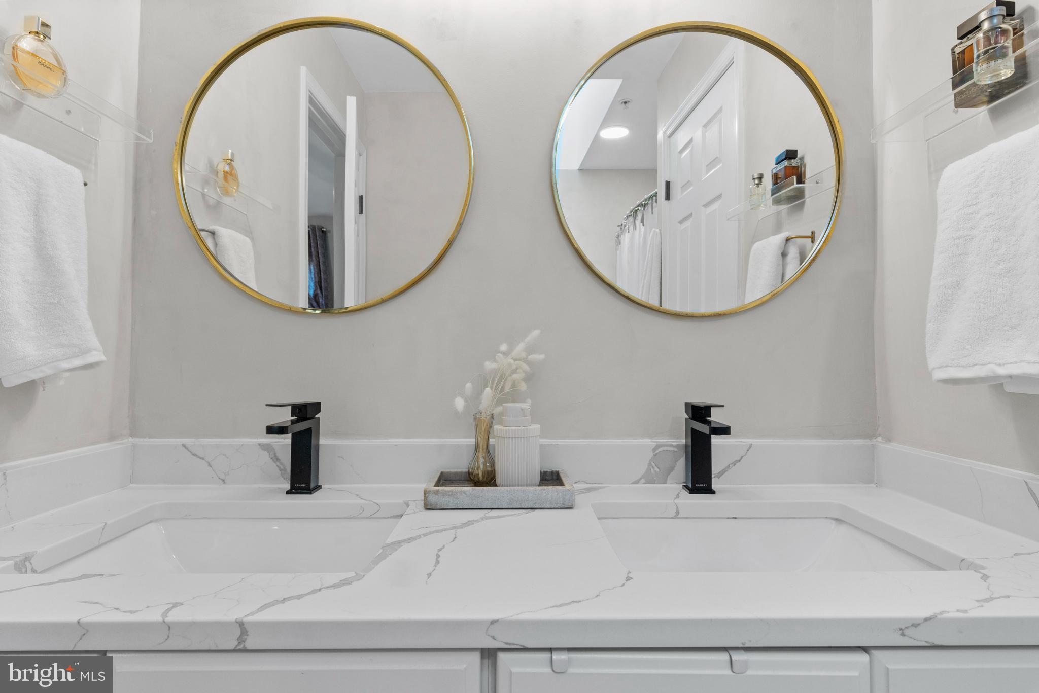 WINDGATE CONDO - Residential