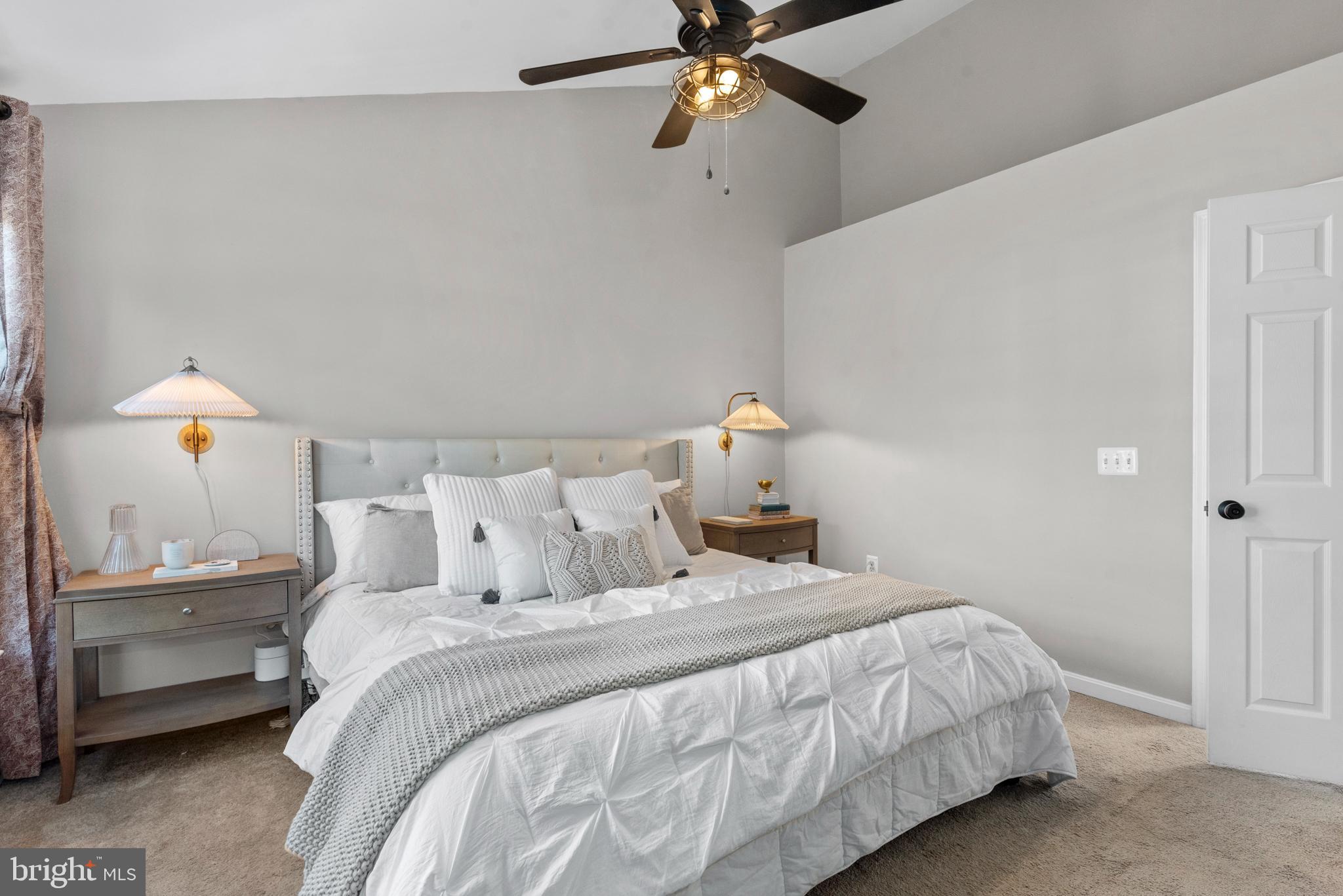 WINDGATE CONDO - Residential