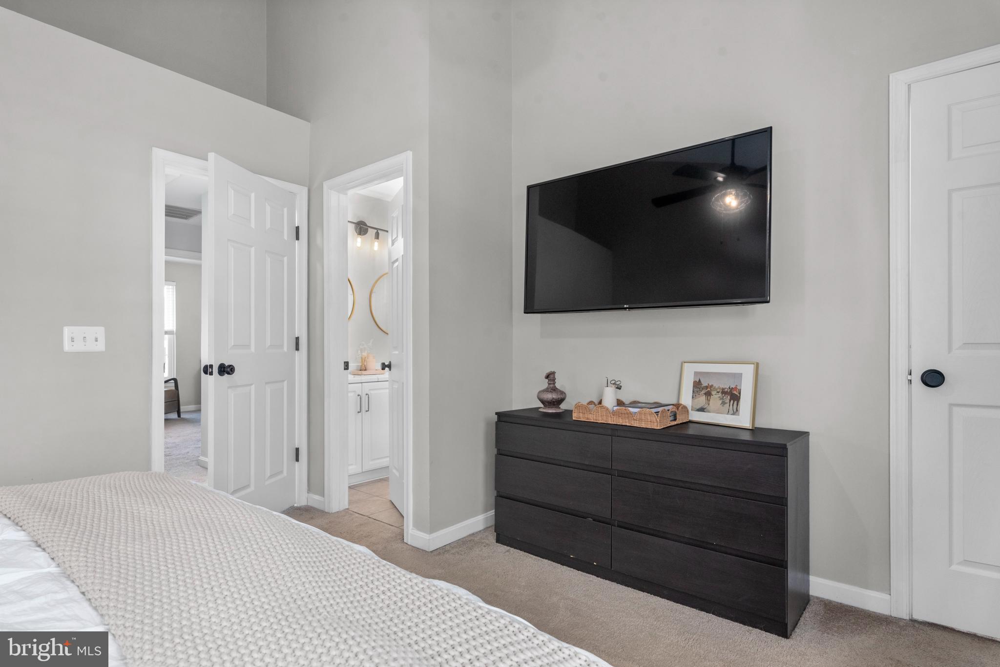 WINDGATE CONDO - Residential