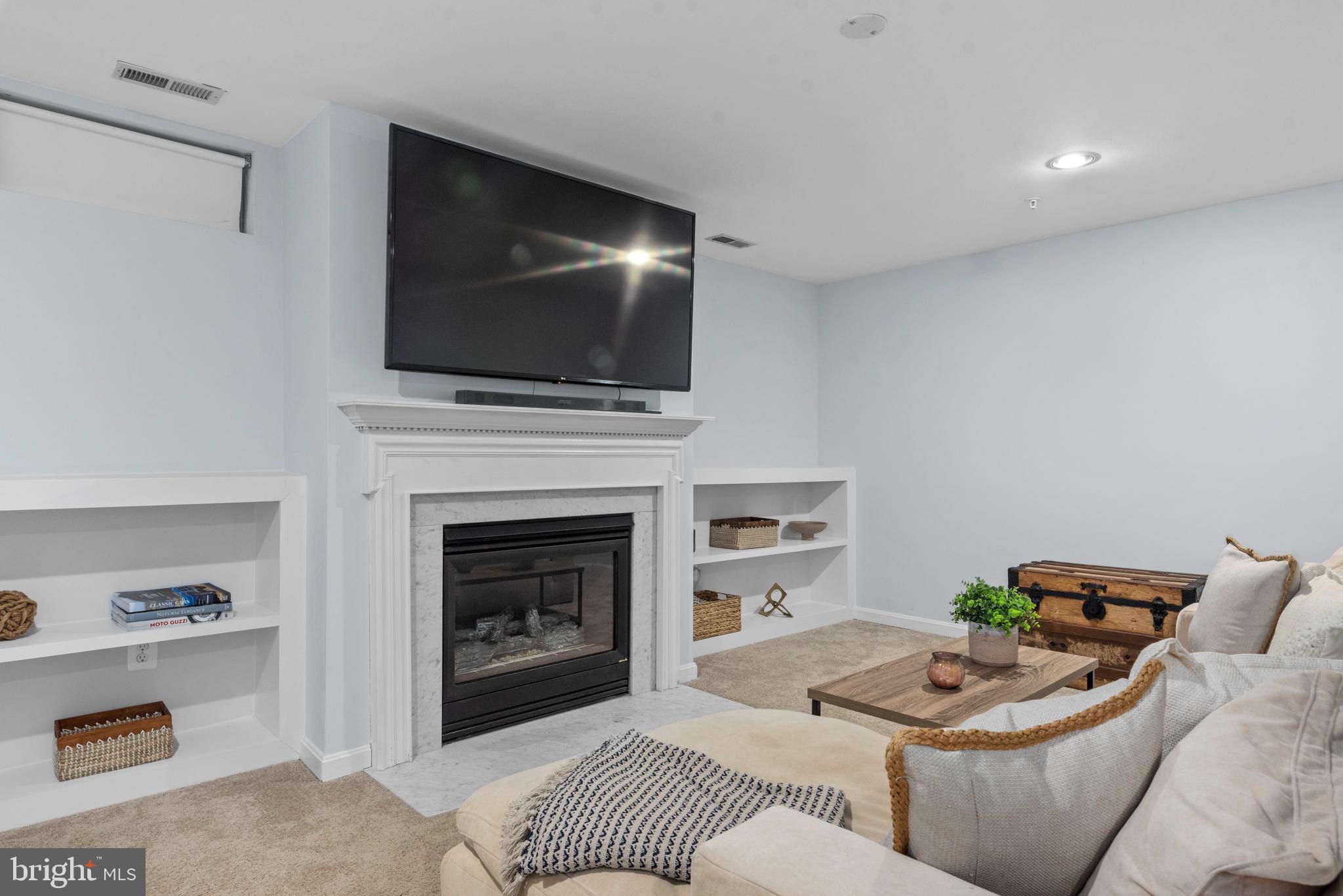 WINDGATE CONDO - Residential