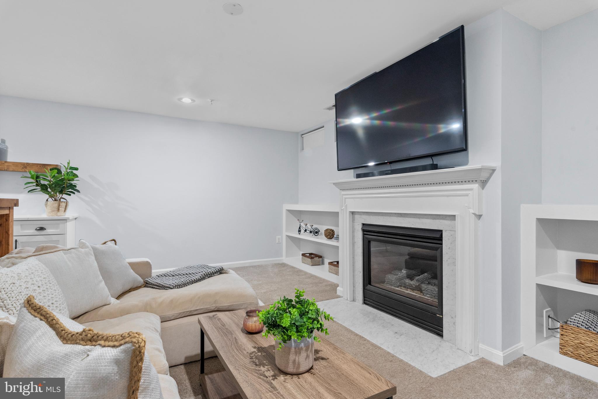 WINDGATE CONDO - Residential