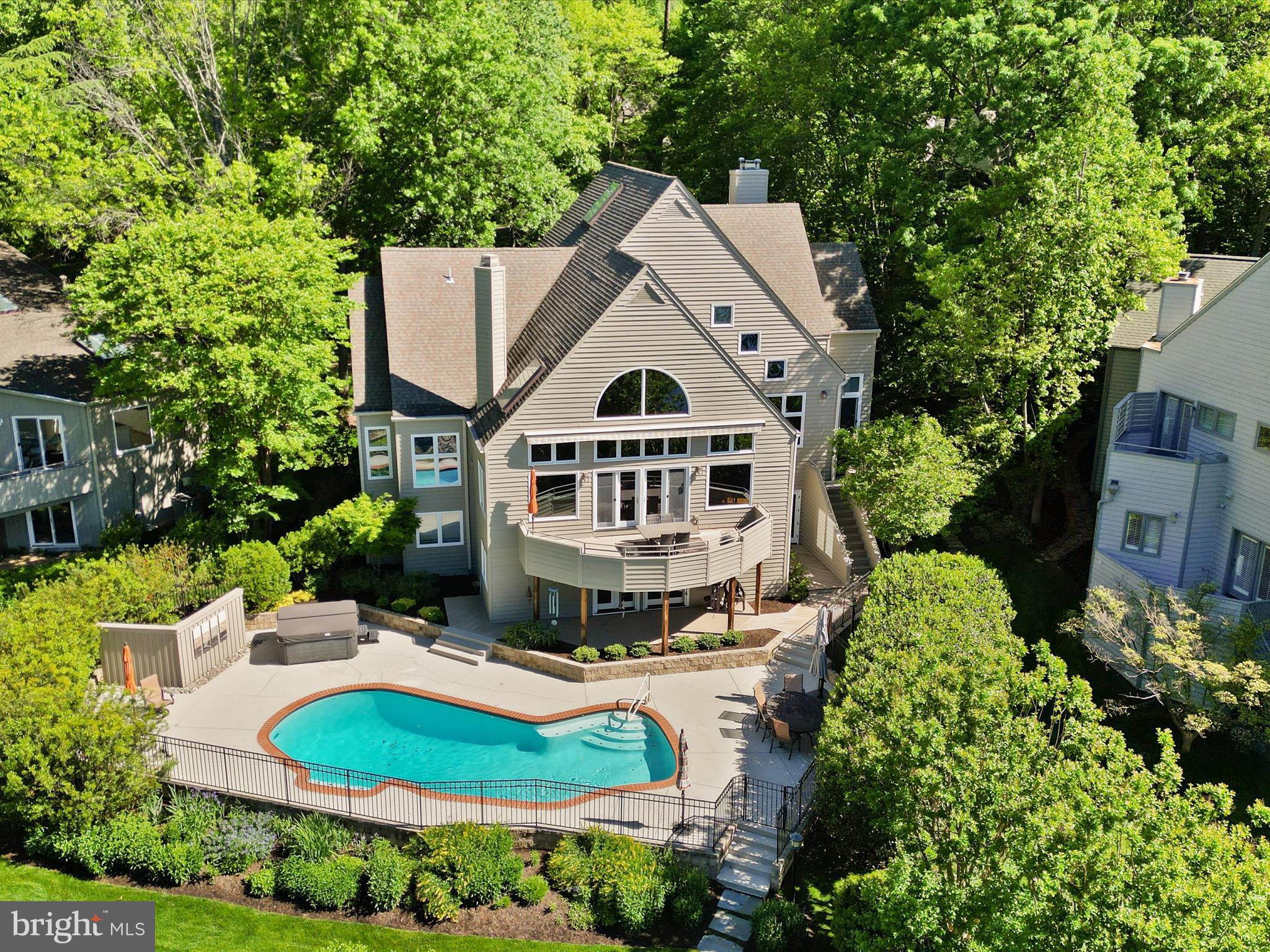 RESTON - Residential