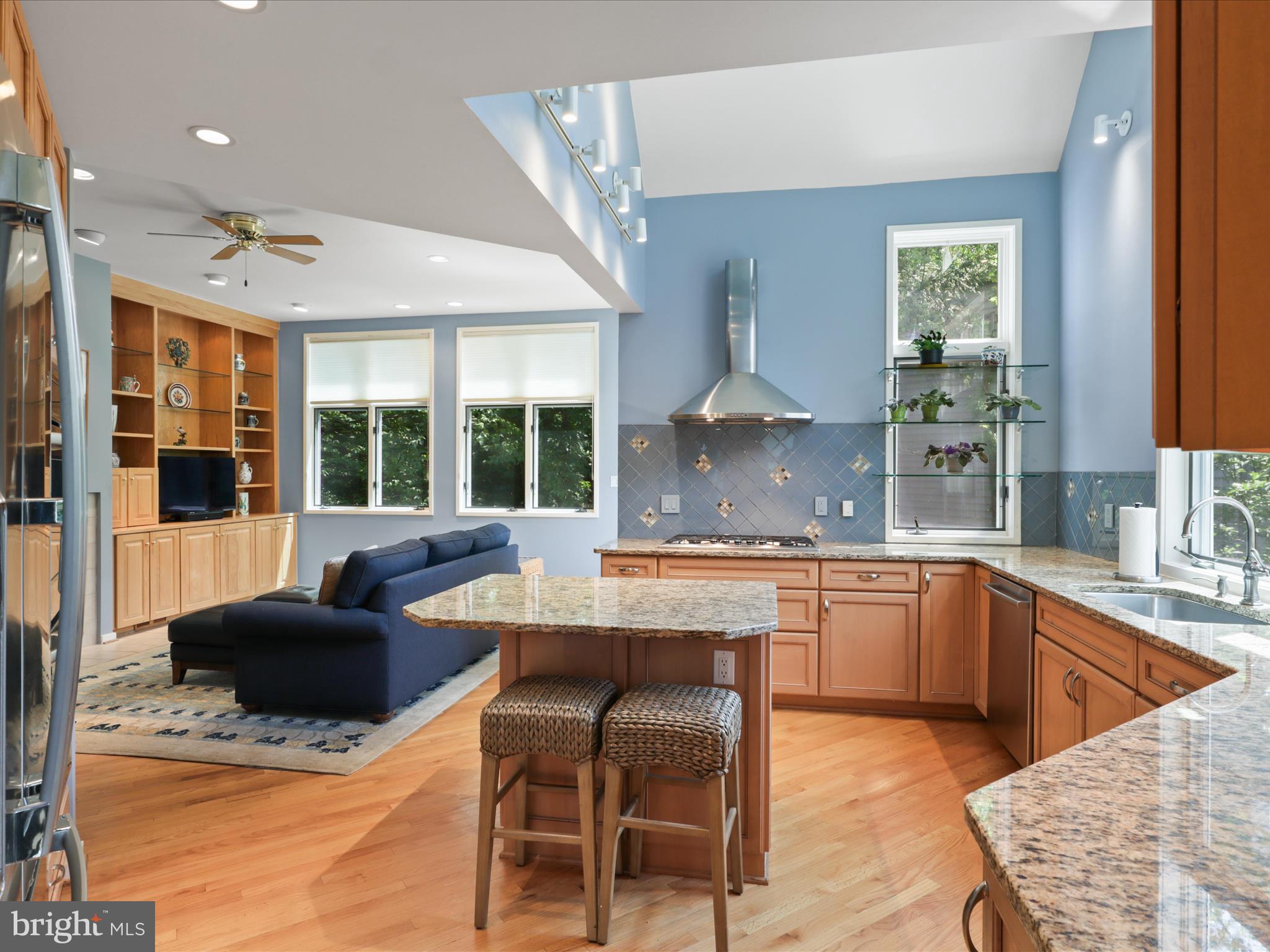 RESTON - Residential