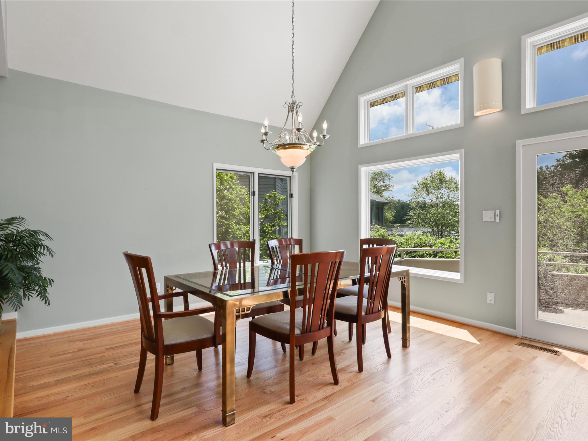 RESTON - Residential