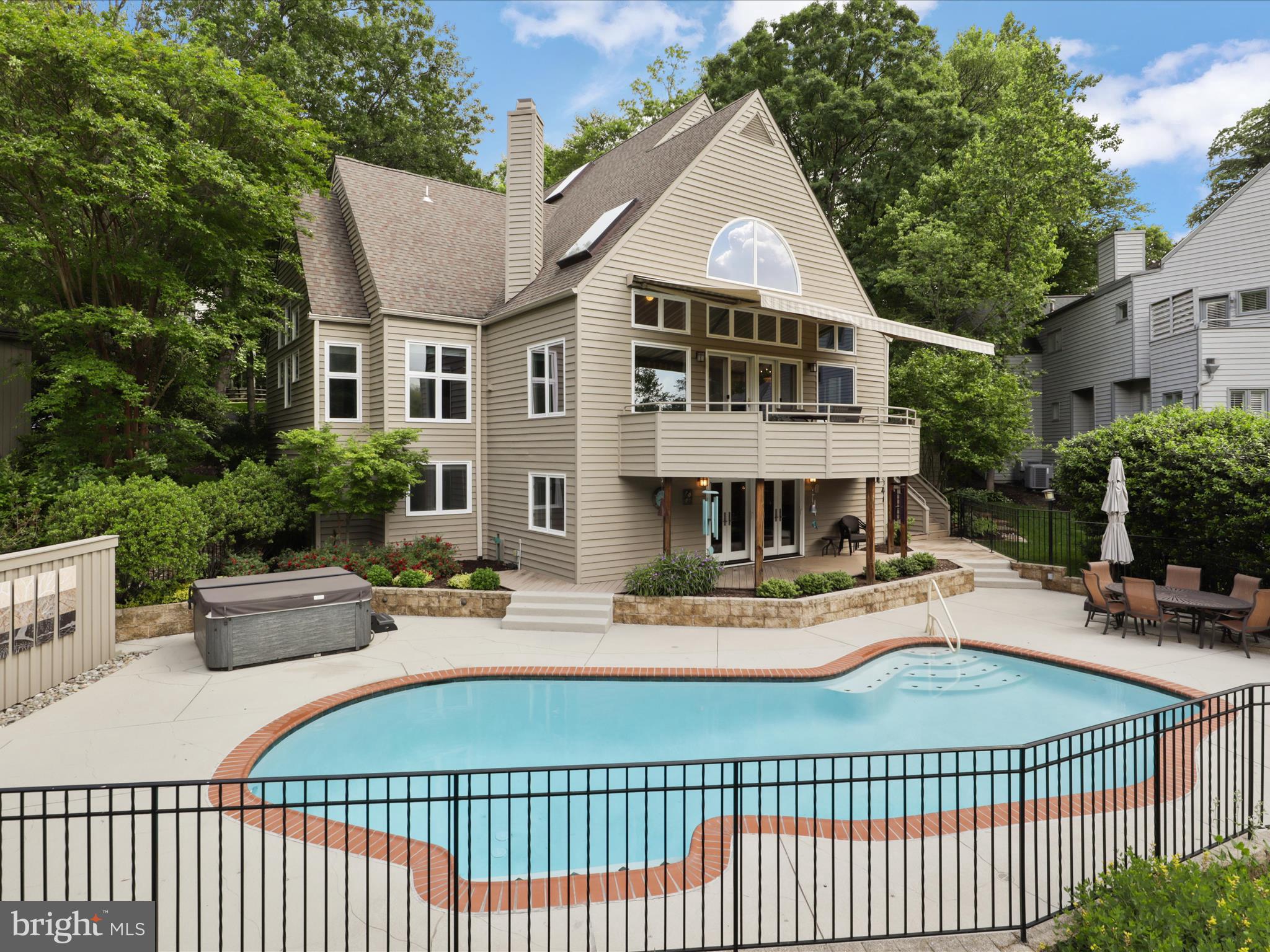 RESTON - Residential