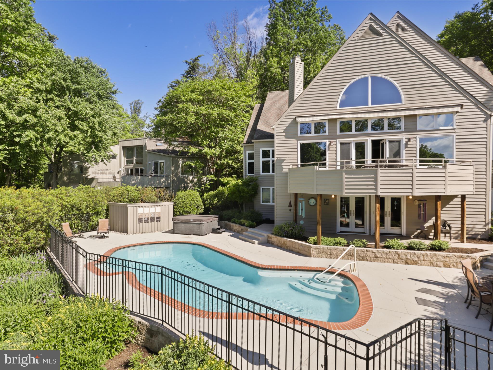 RESTON - Residential
