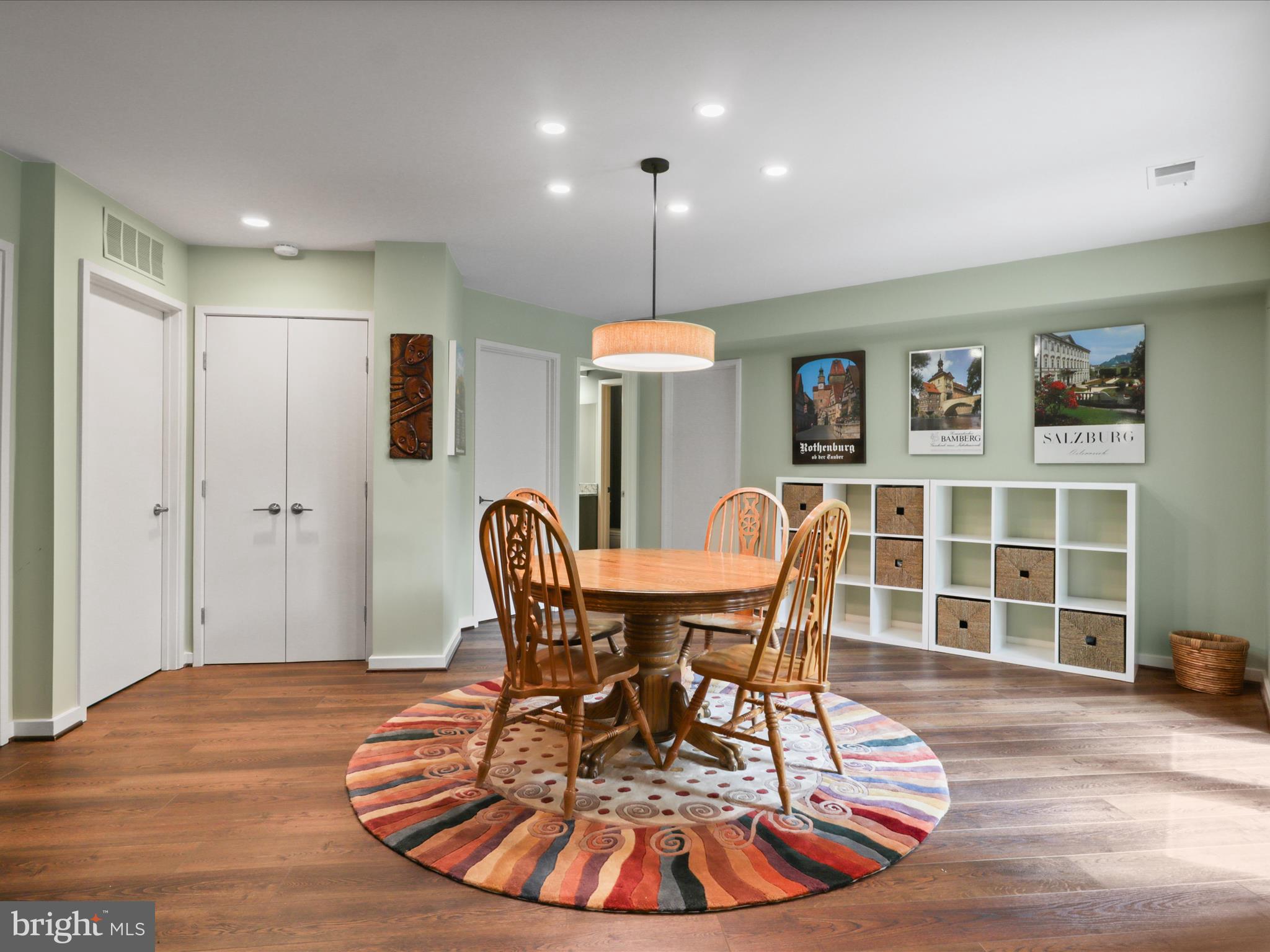 RESTON - Residential