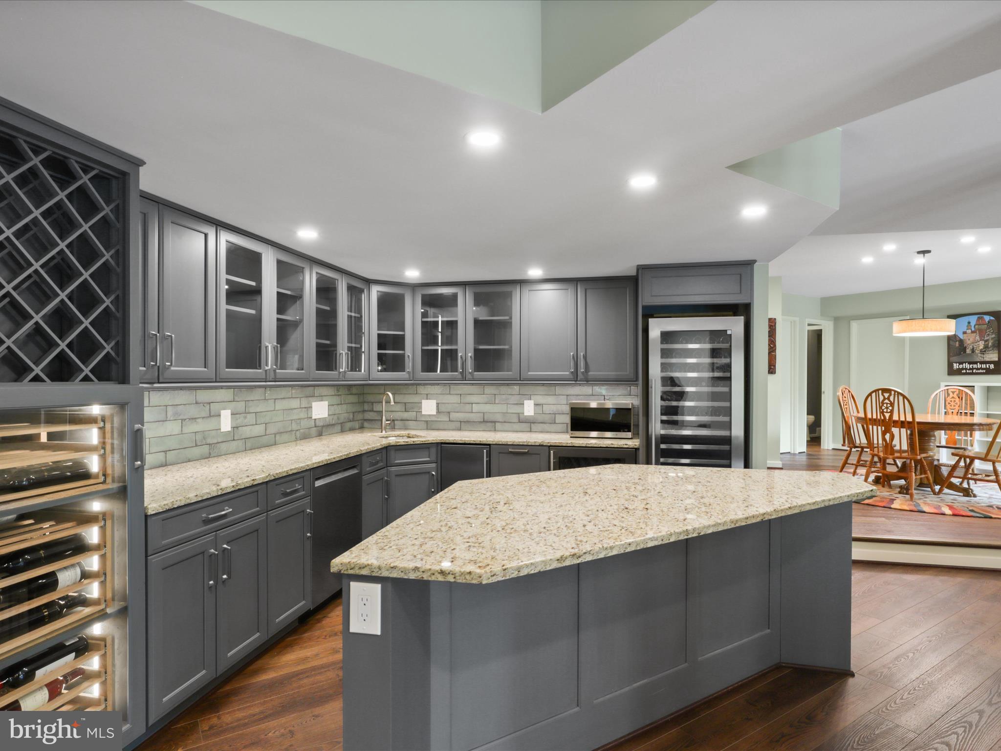 RESTON - Residential