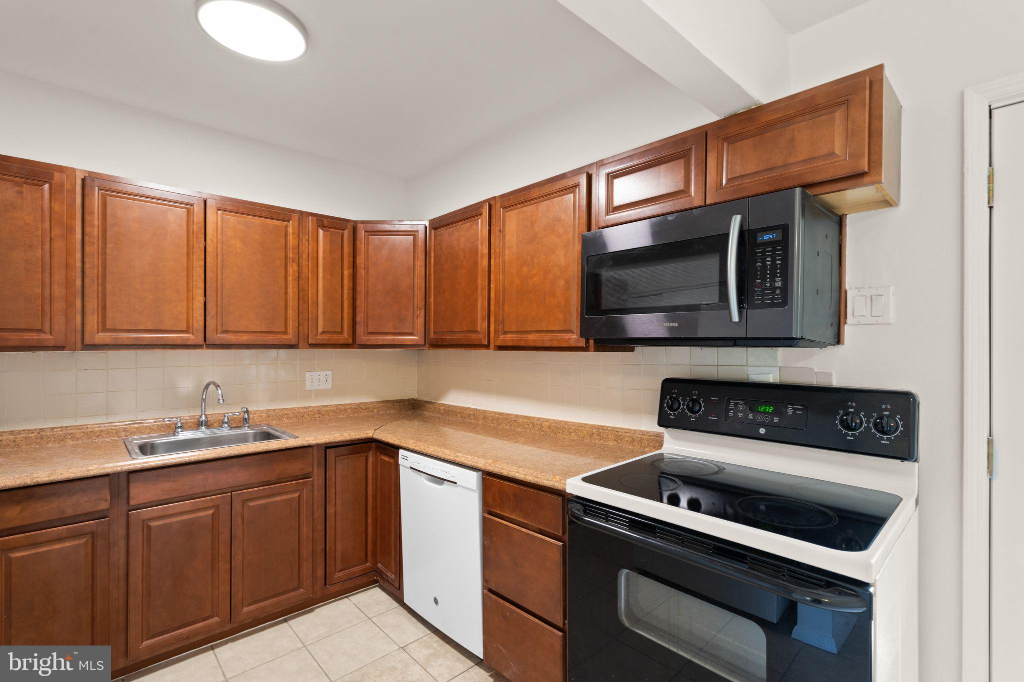 PEMBROOKE - Residential