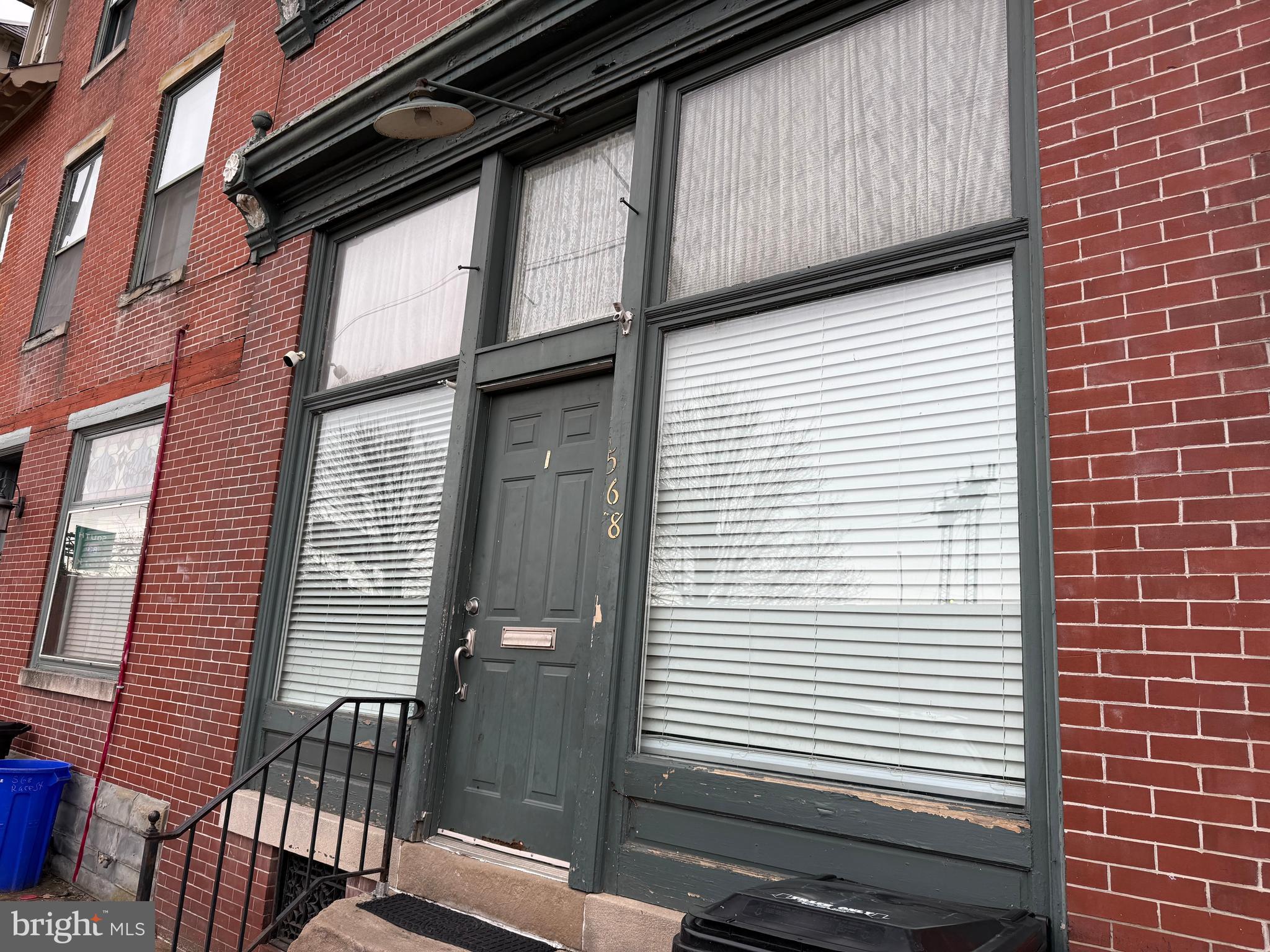 568 & 570 RACE STREET