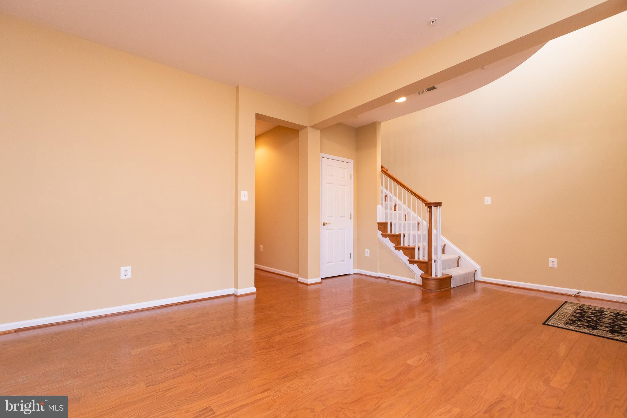 1206 MAPLE GROVE LANE