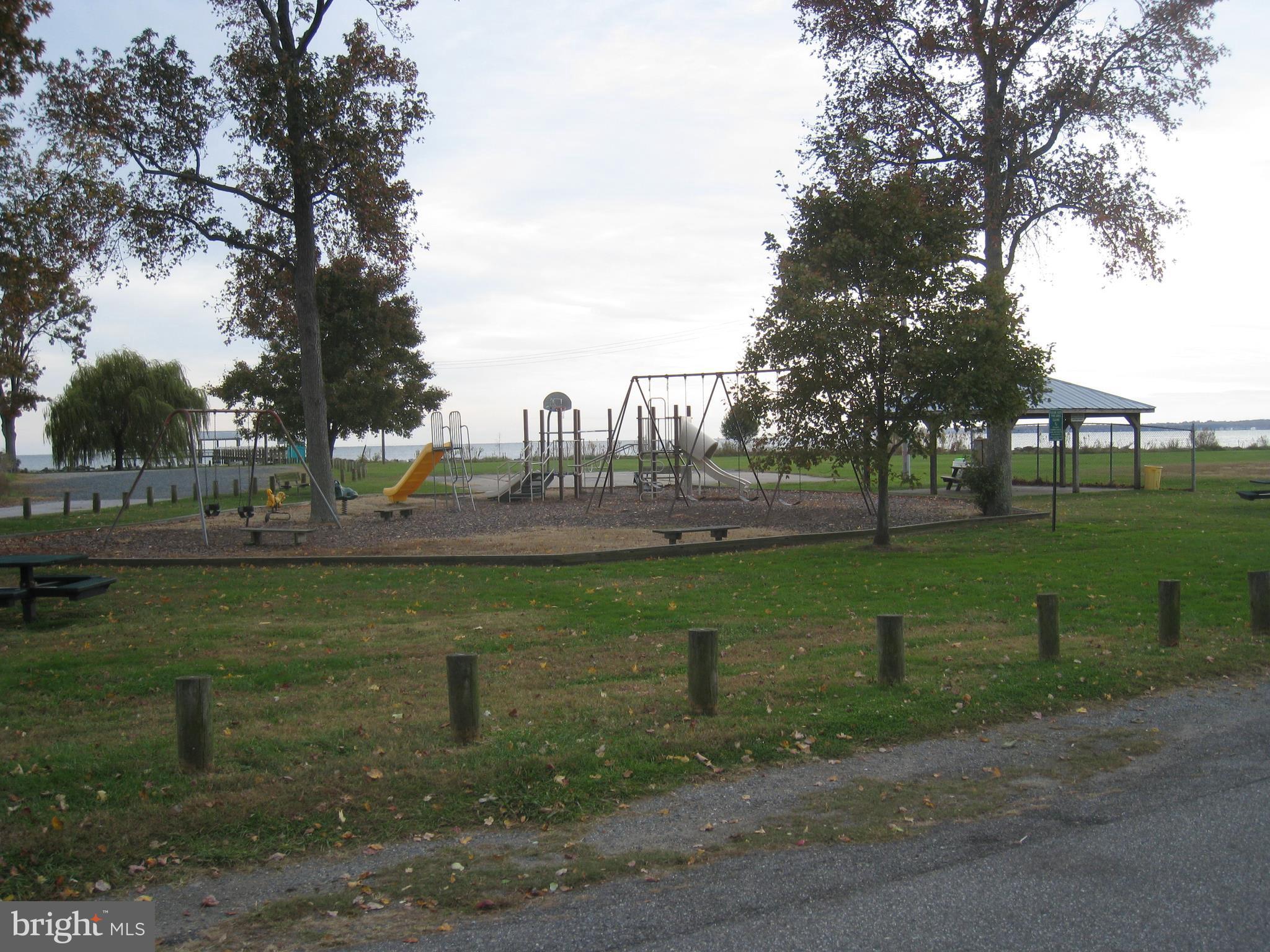 FRANKLIN MANOR BEACH - Residential