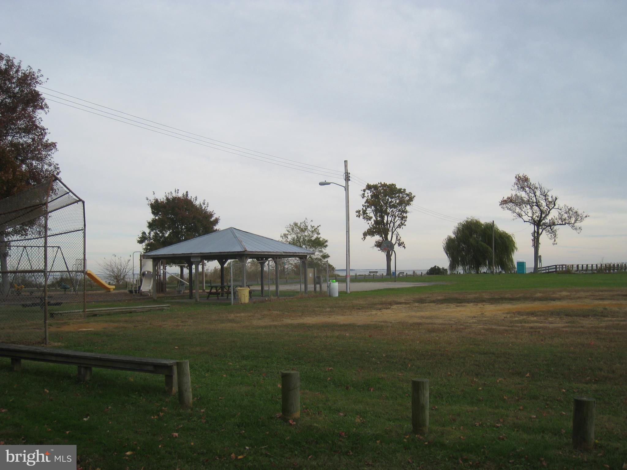 FRANKLIN MANOR BEACH - Residential