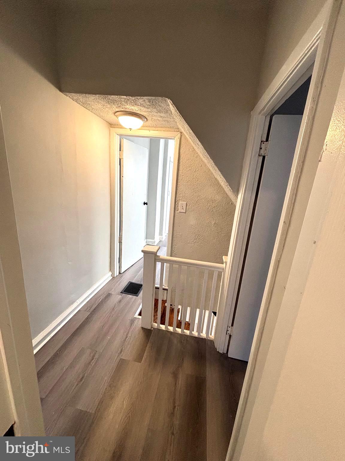 KENSINGTON - Residential