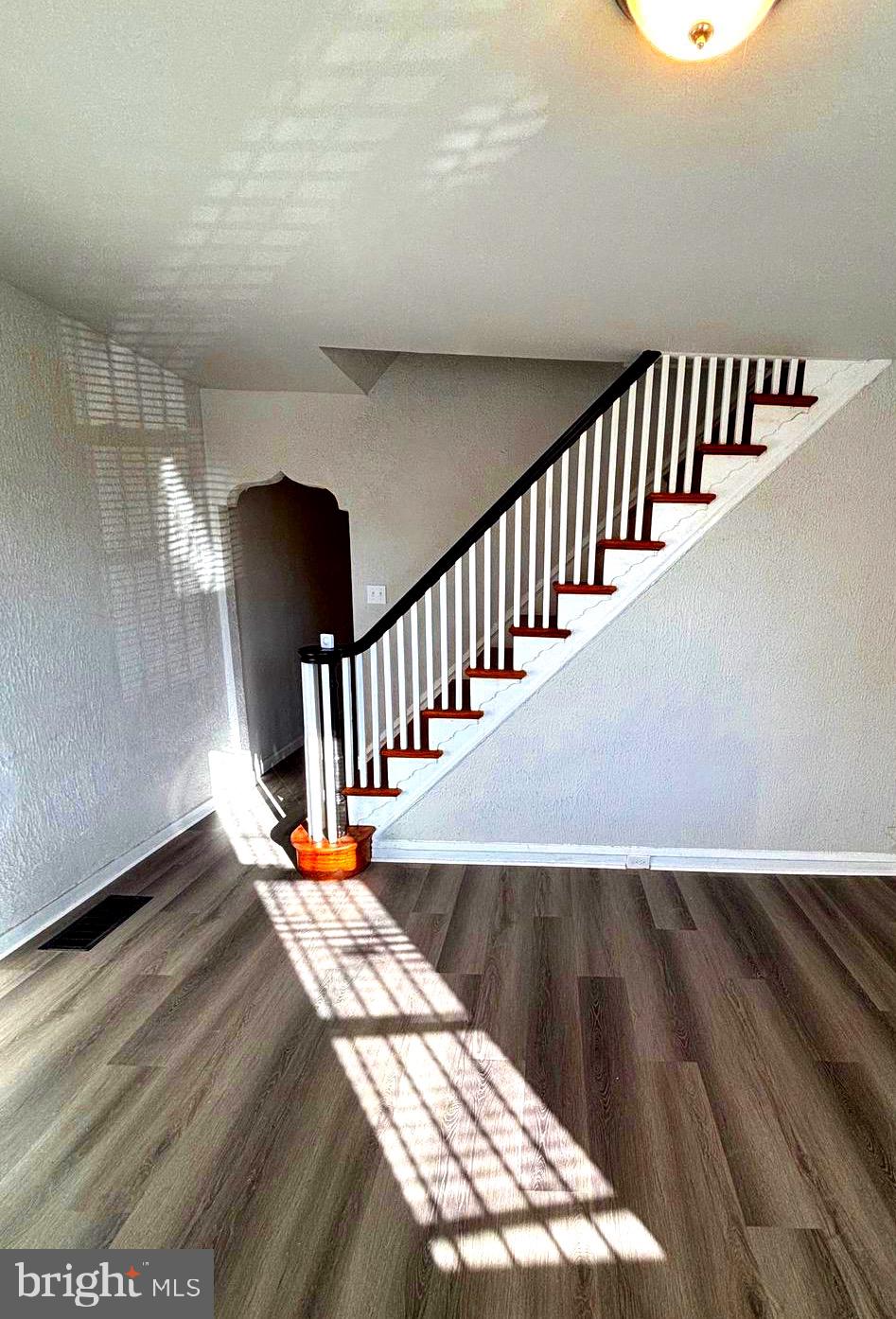 KENSINGTON - Residential