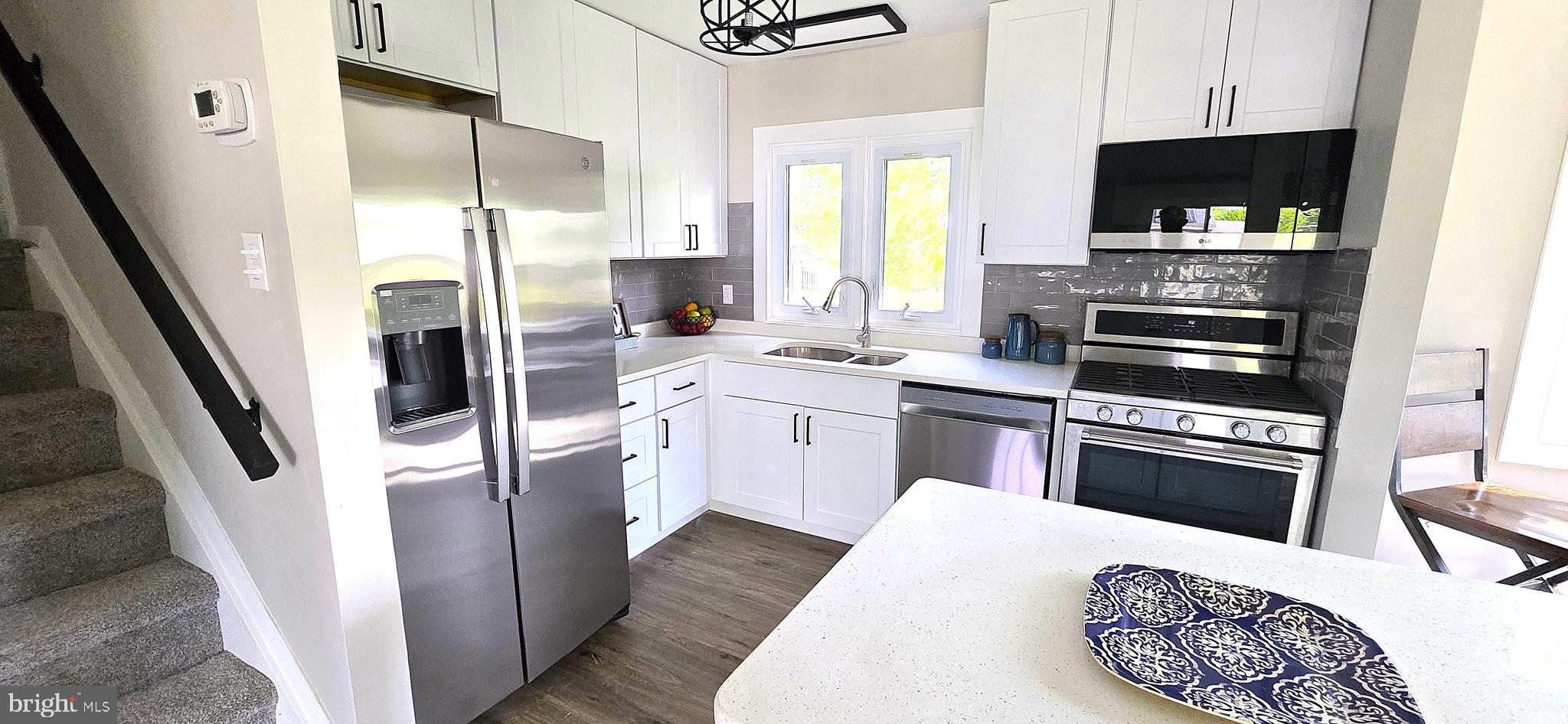 ABERDEEN HILLS - Residential